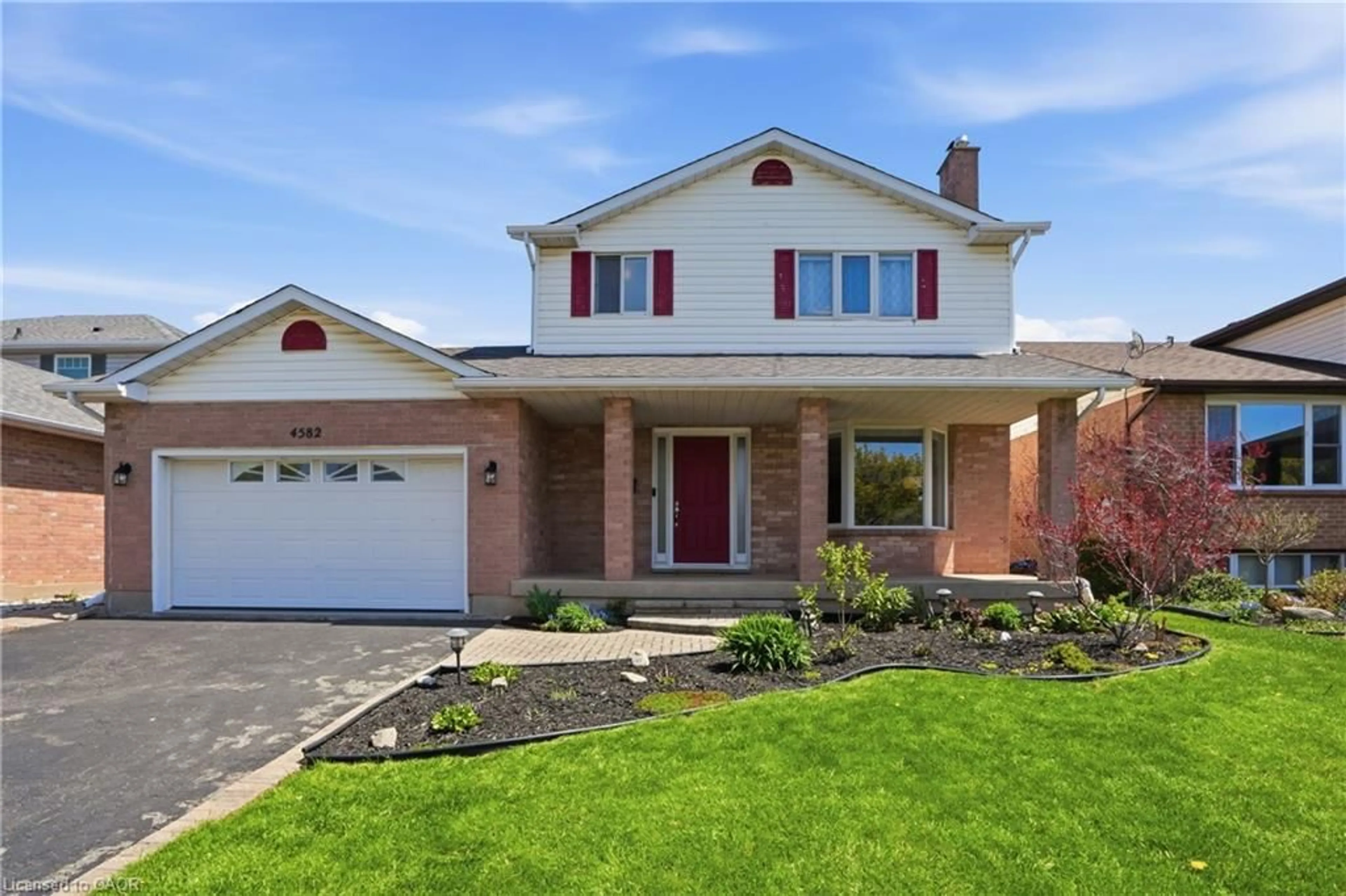 Home with brick exterior material, street for 4582 St Volodymyr Crt, Beamsville Ontario L3J 0B5