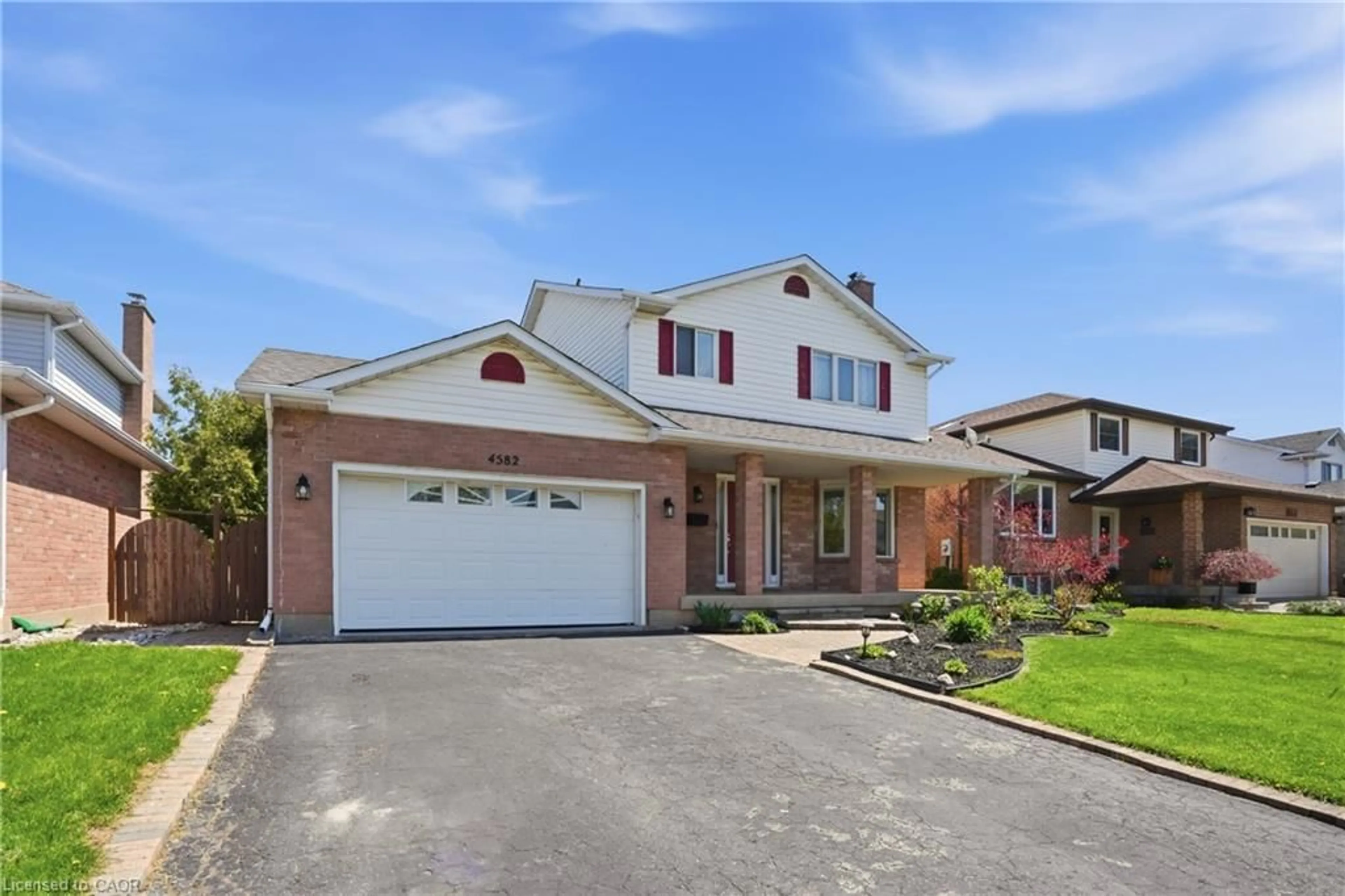 Home with brick exterior material, street for 4582 St Volodymyr Crt, Beamsville Ontario L3J 0B5