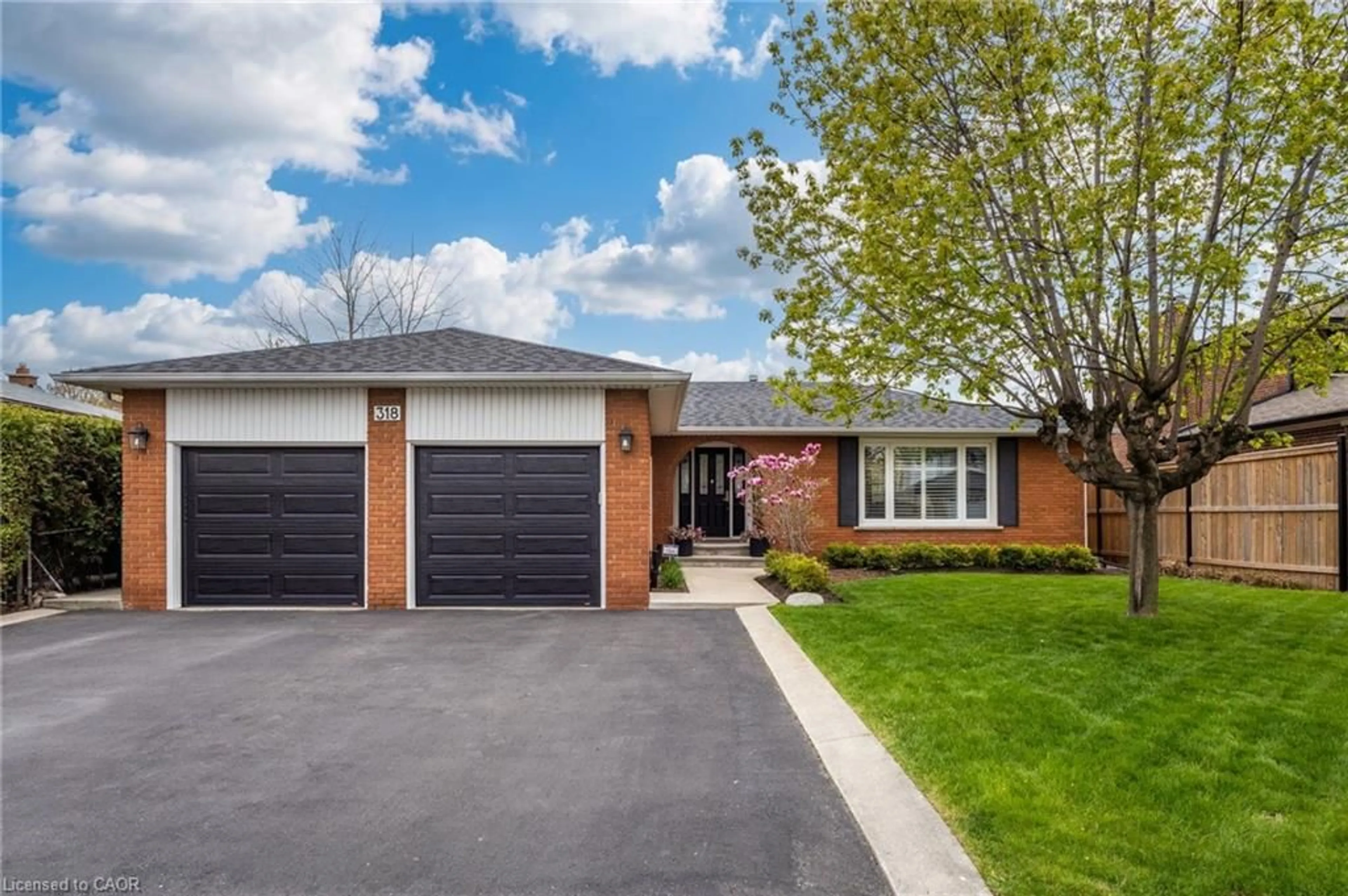 Home with brick exterior material, street for 318 Mary St, Oakville Ontario L6K 3P6