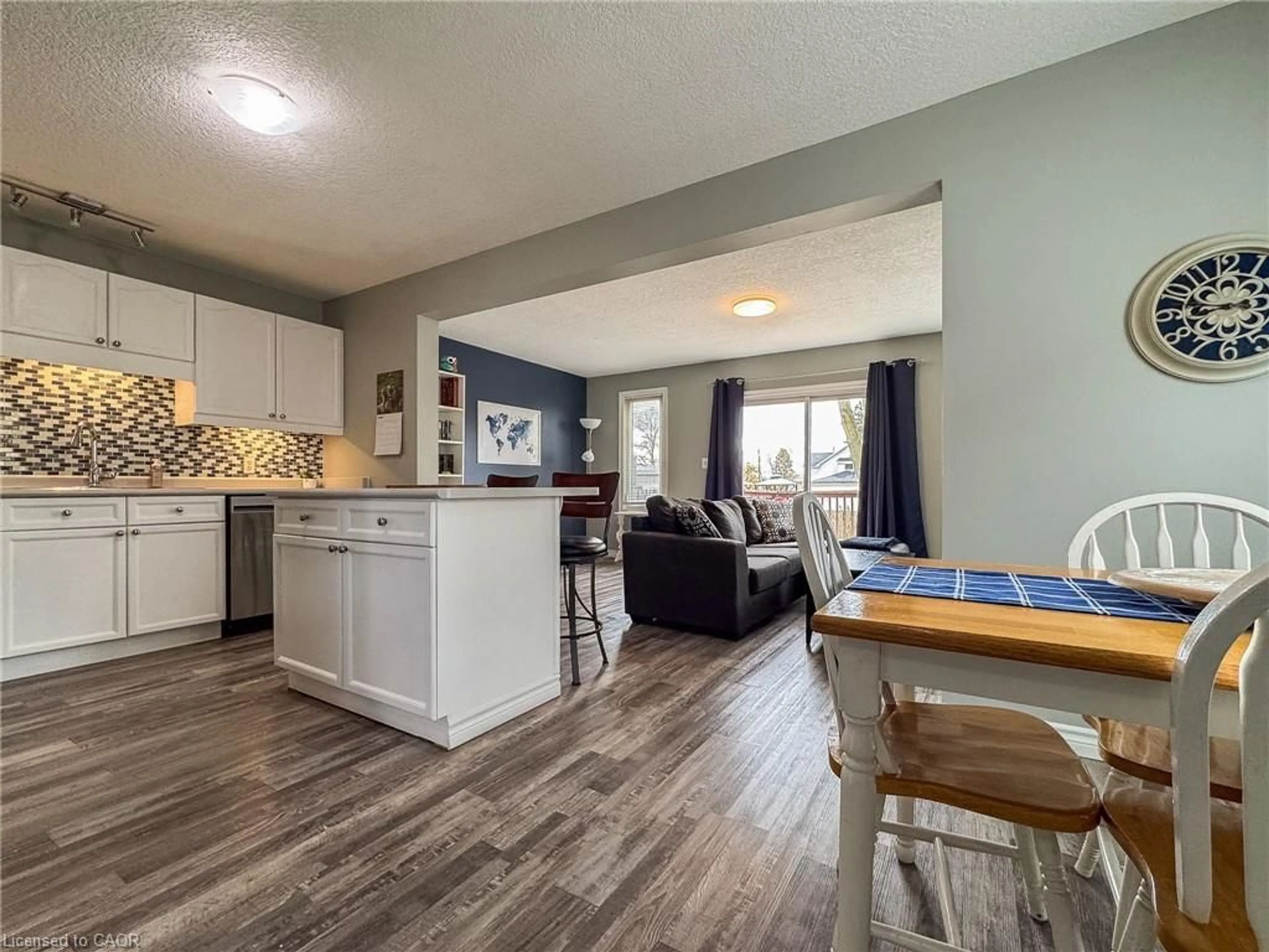 Open concept kitchen, unknown for 652 Salisbury Ave, Listowel Ontario N4W 1Y9