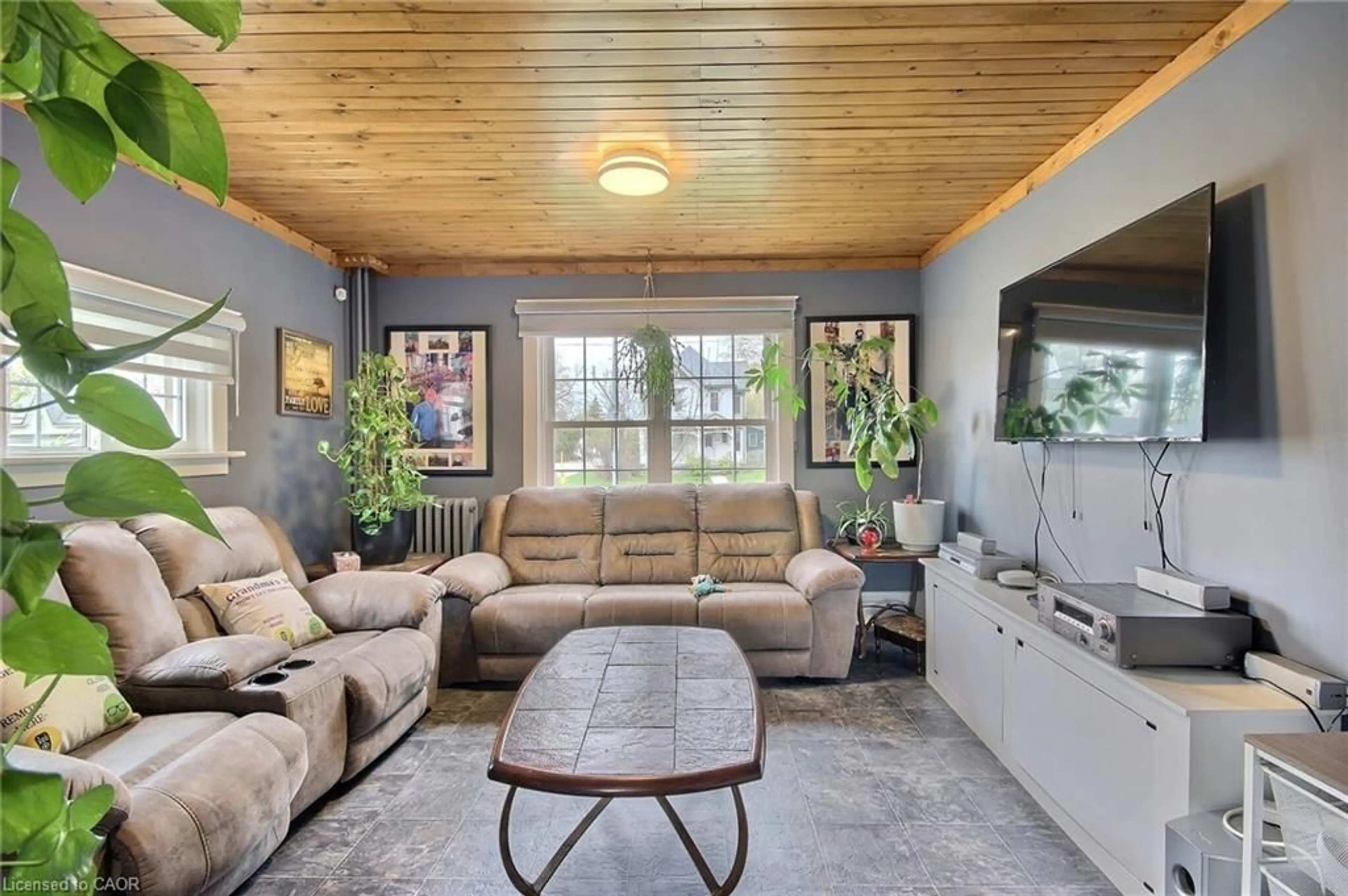 Living room with furniture, unknown for 506 Main St, Listowel Ontario N4W 2C6