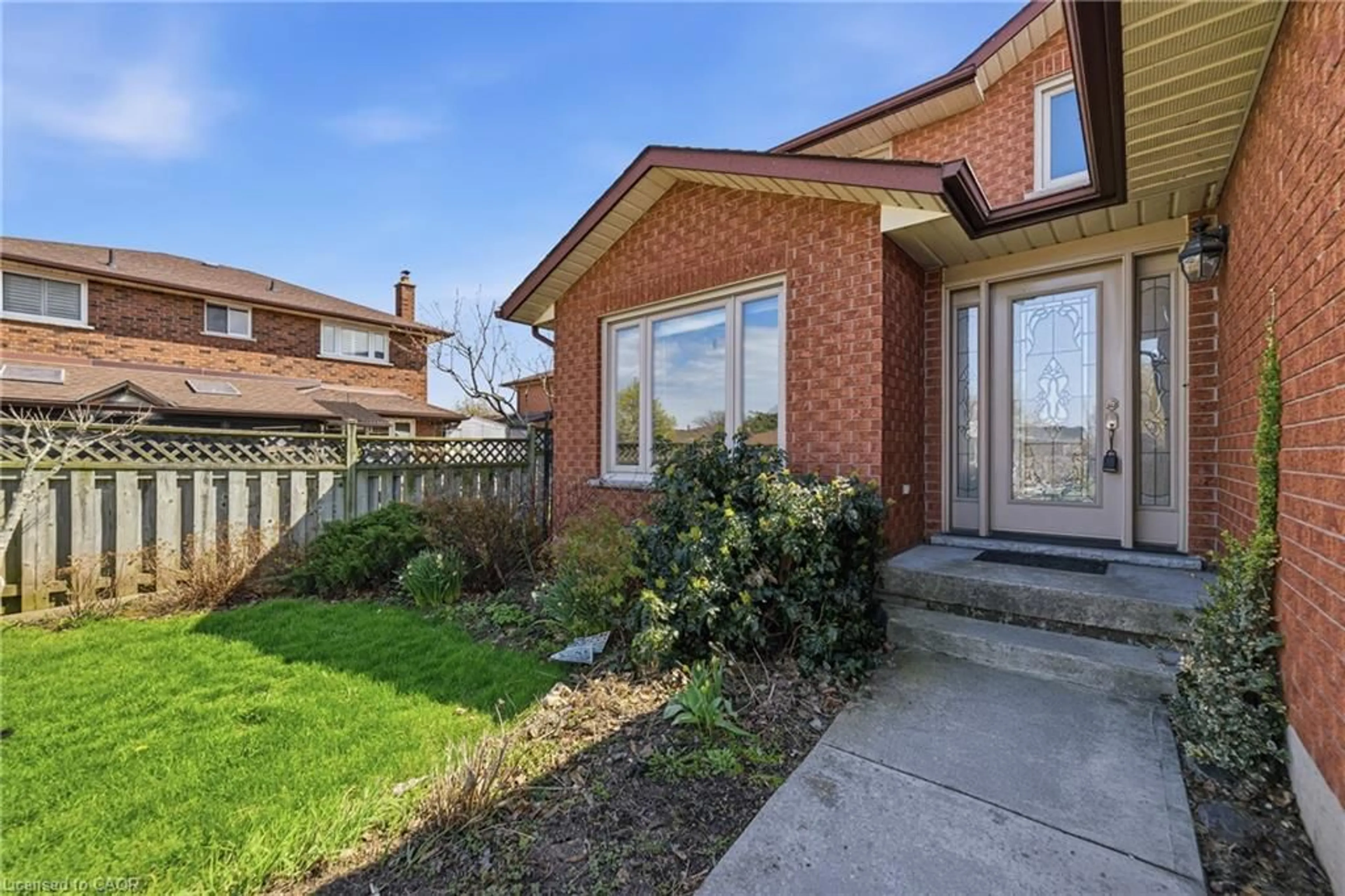 Home with brick exterior material, street for 39 Valera Dr, Stoney Creek Ontario L8E 4X7