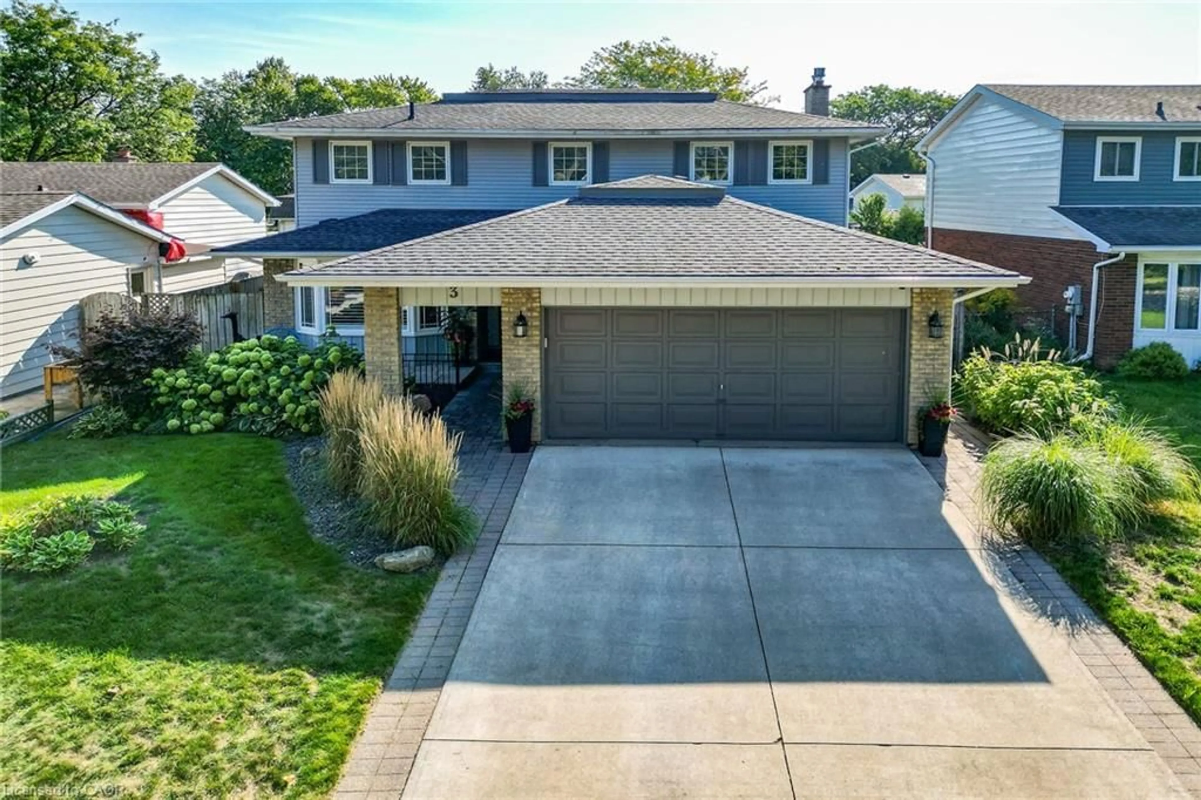 A pic from outside/outdoor area/front of a property/back of a property/a pic from drone, street for 3 Fairington Cres, St. Catharines Ontario L2N 5W2