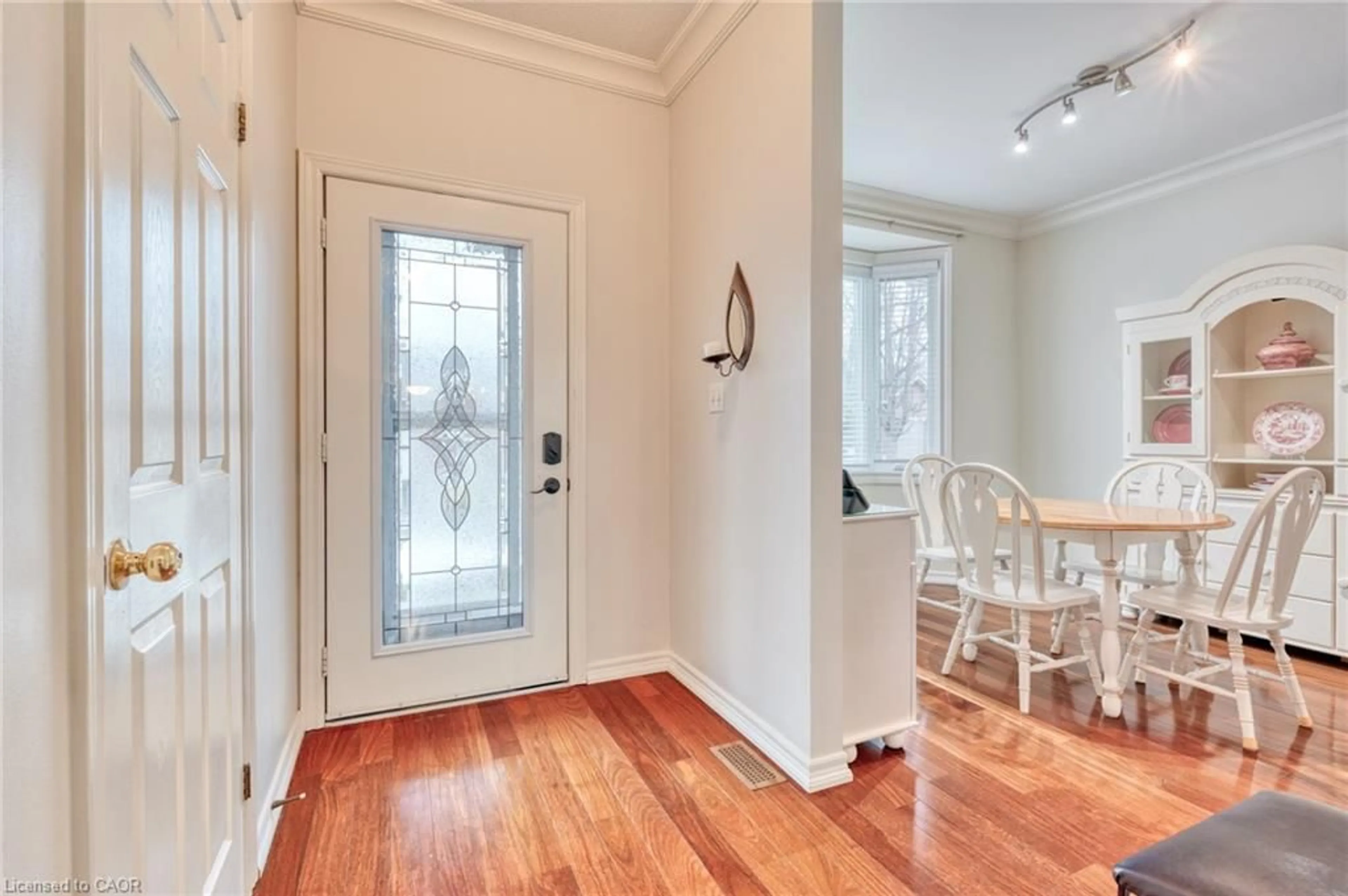 Indoor entryway for 47 Greentrail Dr, Mount Hope Ontario L0R 1W0