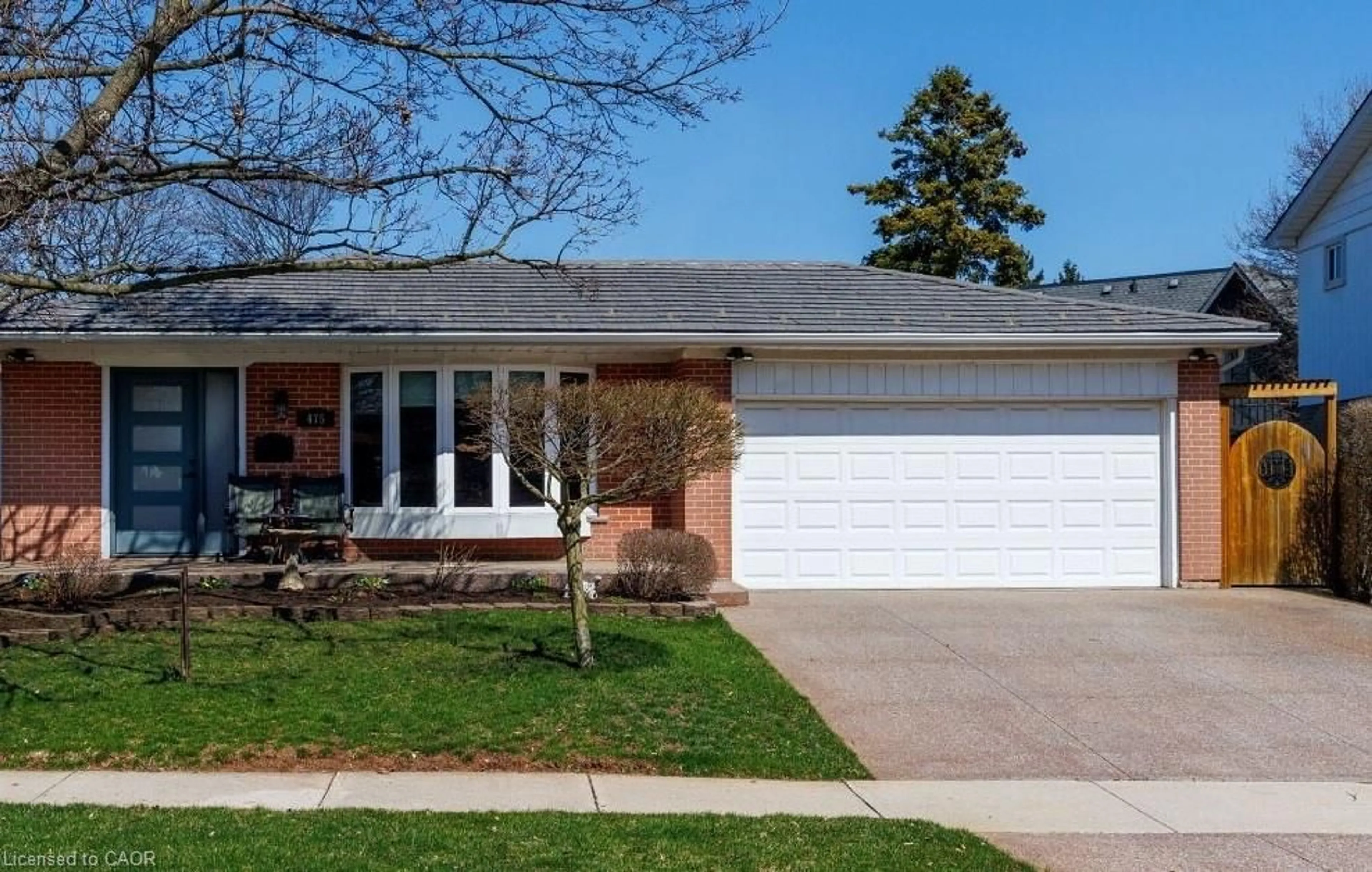 Home with brick exterior material, street for 475 Sunset Dr, Oakville Ontario L6L 3N3
