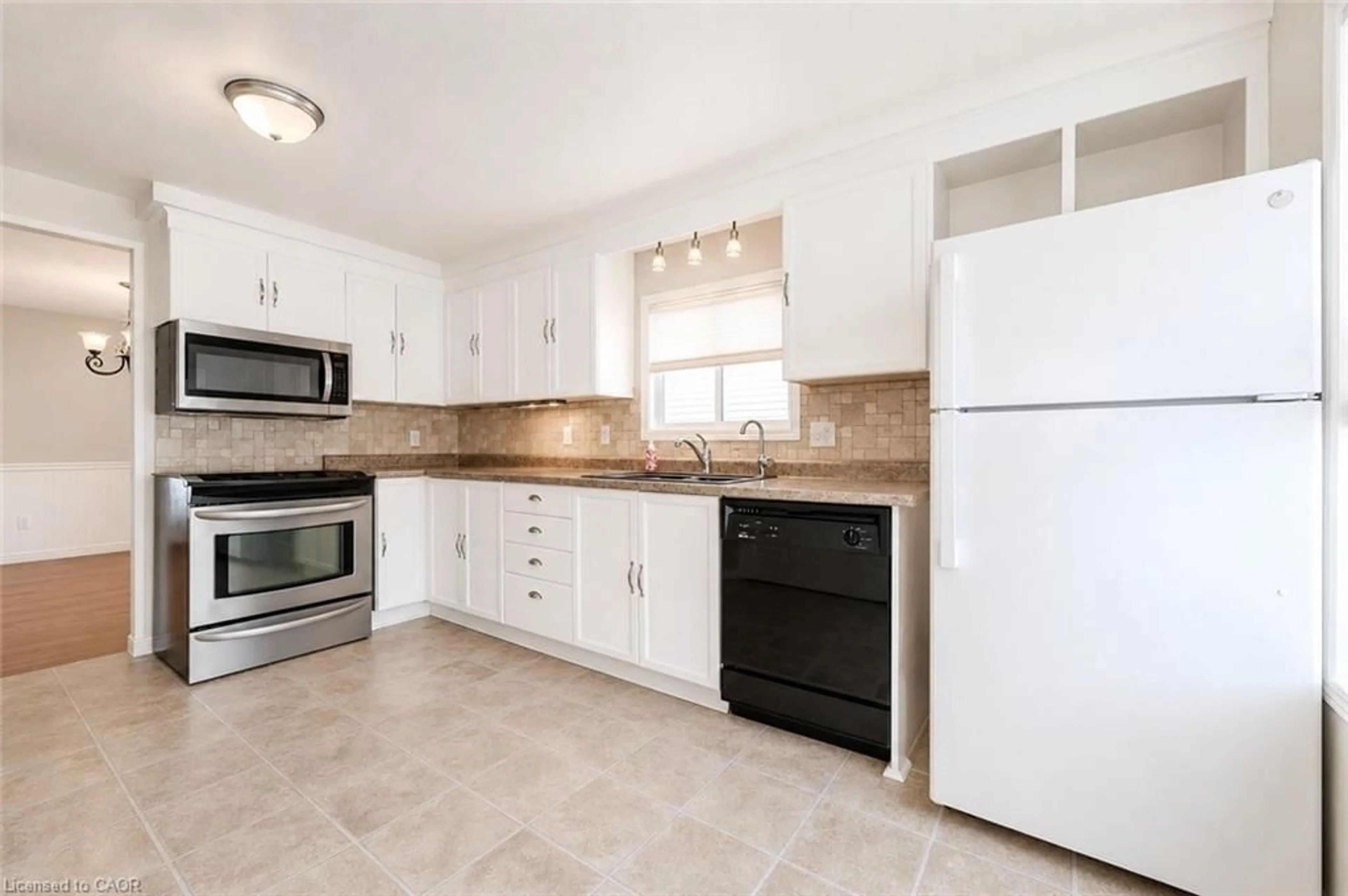 Standard kitchen, ceramic/tile floor for 3 Rolling Brook Lane, New Hamburg Ontario N3A 2G1