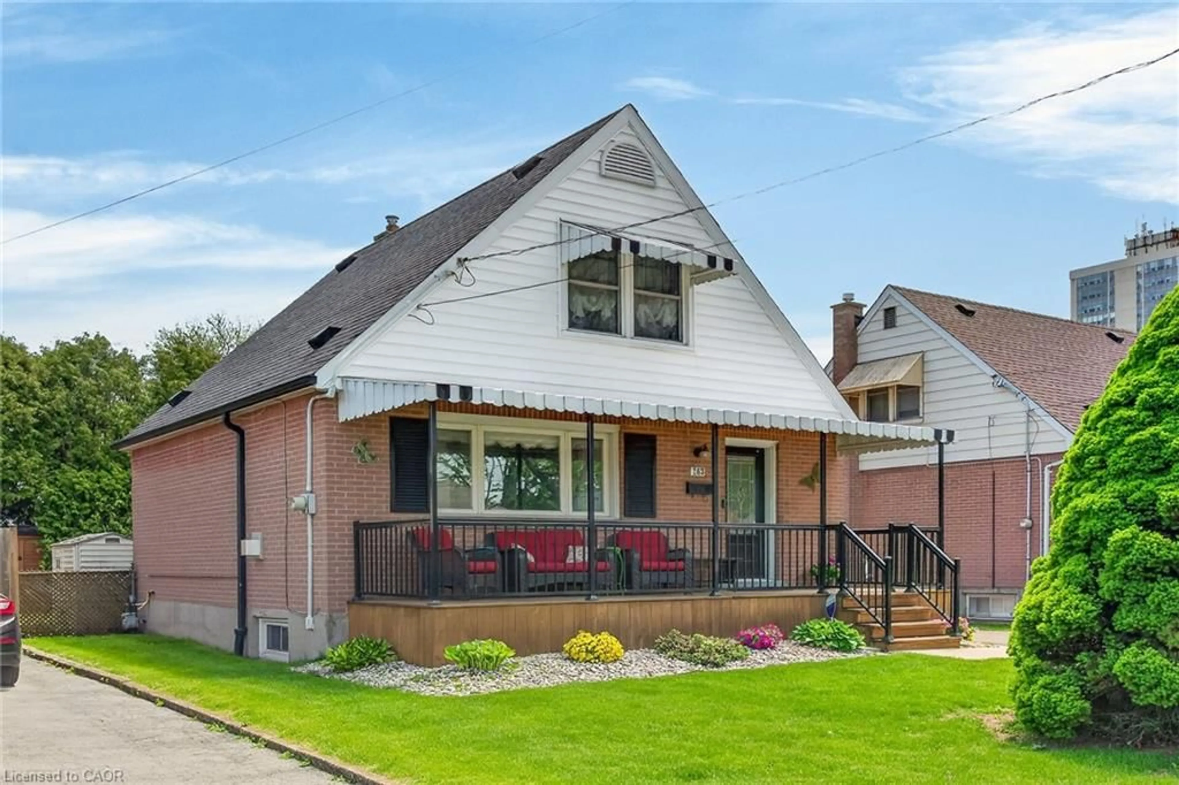 Home with brick exterior material, street for 263 East 38th St, Hamilton Ontario L8V 4G2
