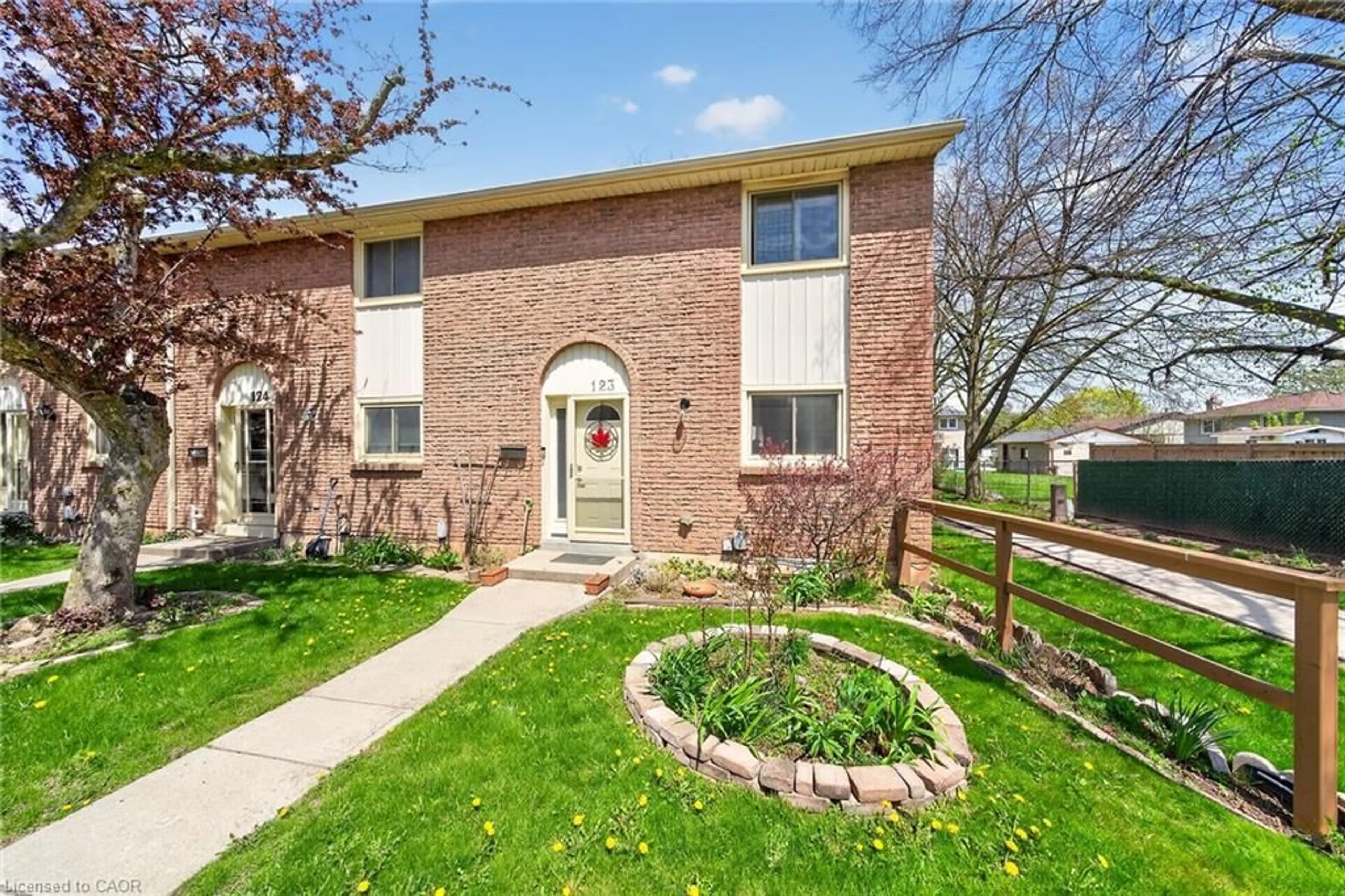 Home with brick exterior material, street for 150 Gateshead Cres #123, Hamilton Ontario L8G 4A7
