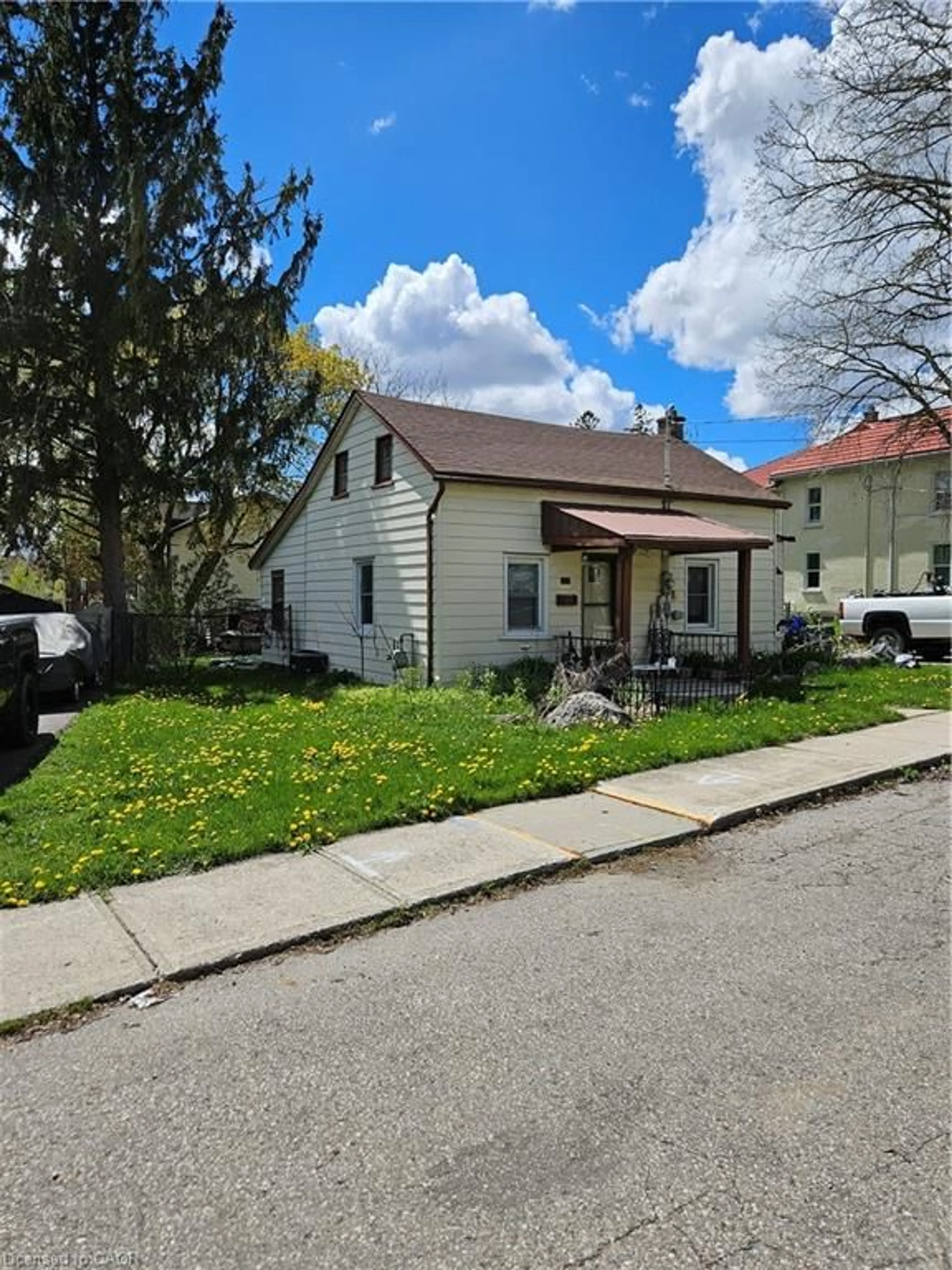 Unknown for 20 Foell St, Baden Ontario N3A 2V3