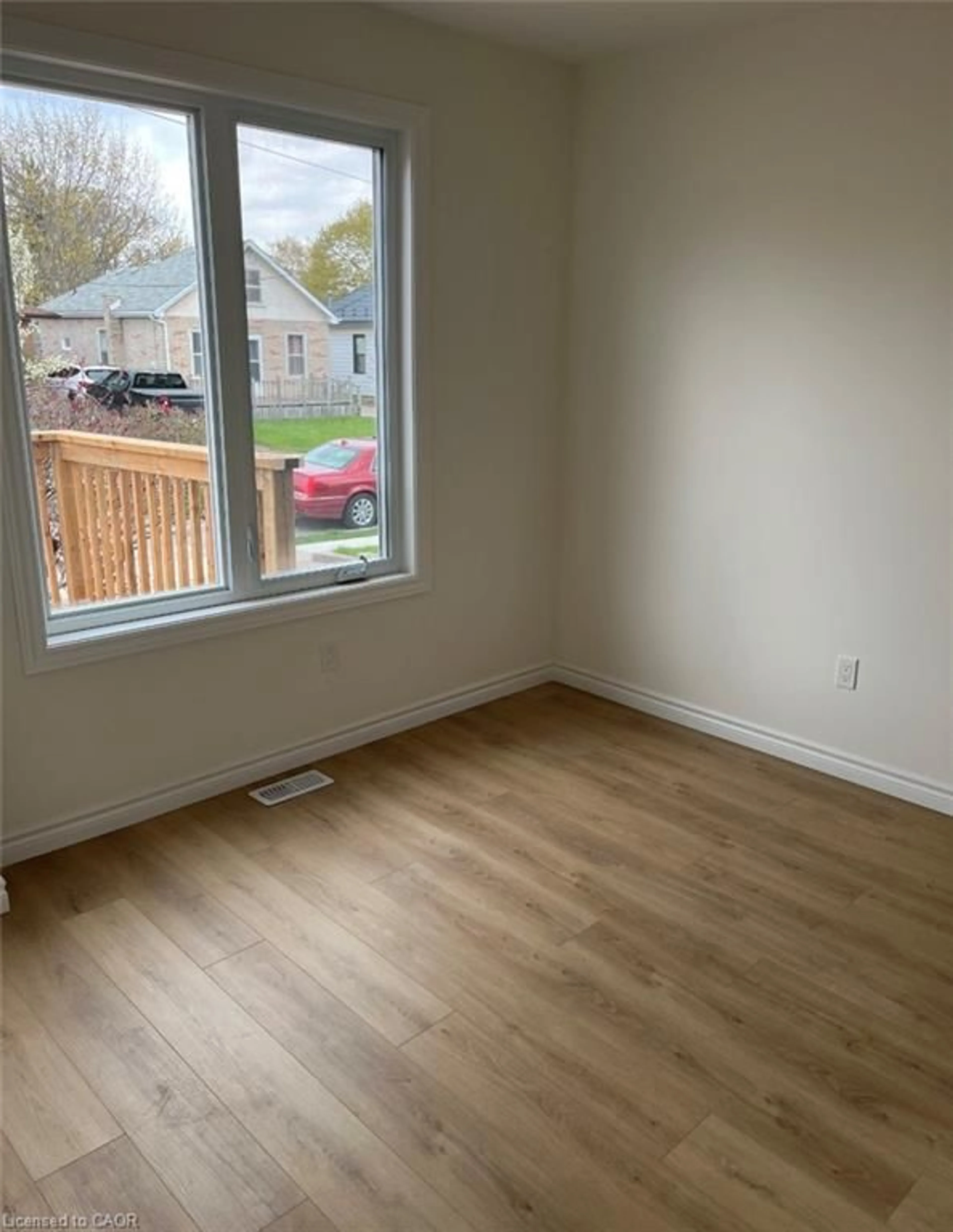 A pic of a room for 13 Stanley St, Cambridge Ontario N1S 2A5