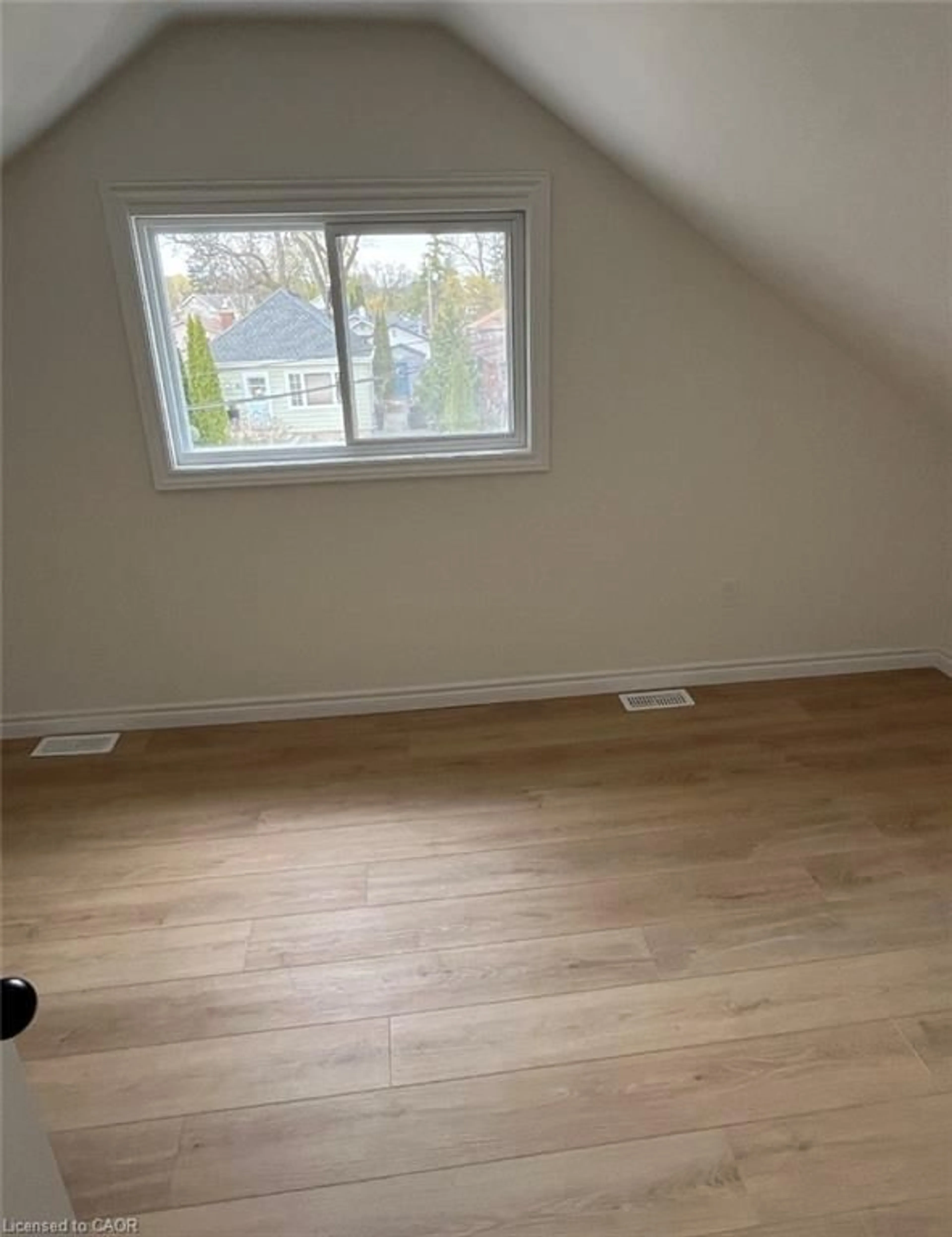 A pic of a room for 13 Stanley St, Cambridge Ontario N1S 2A5