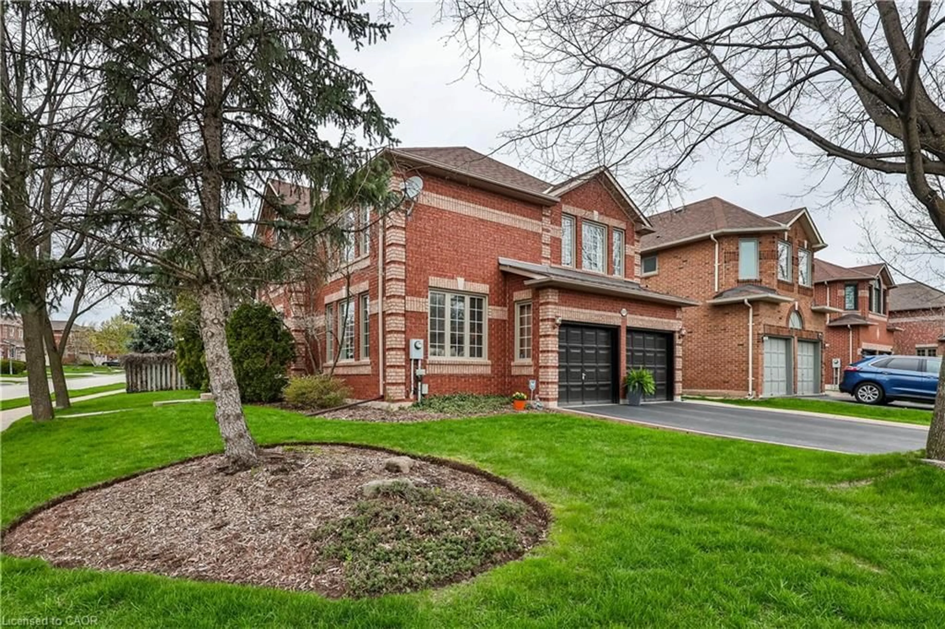 Home with brick exterior material, street for 2175 Grand Ravine Dr, Oakville Ontario L6H 6B2