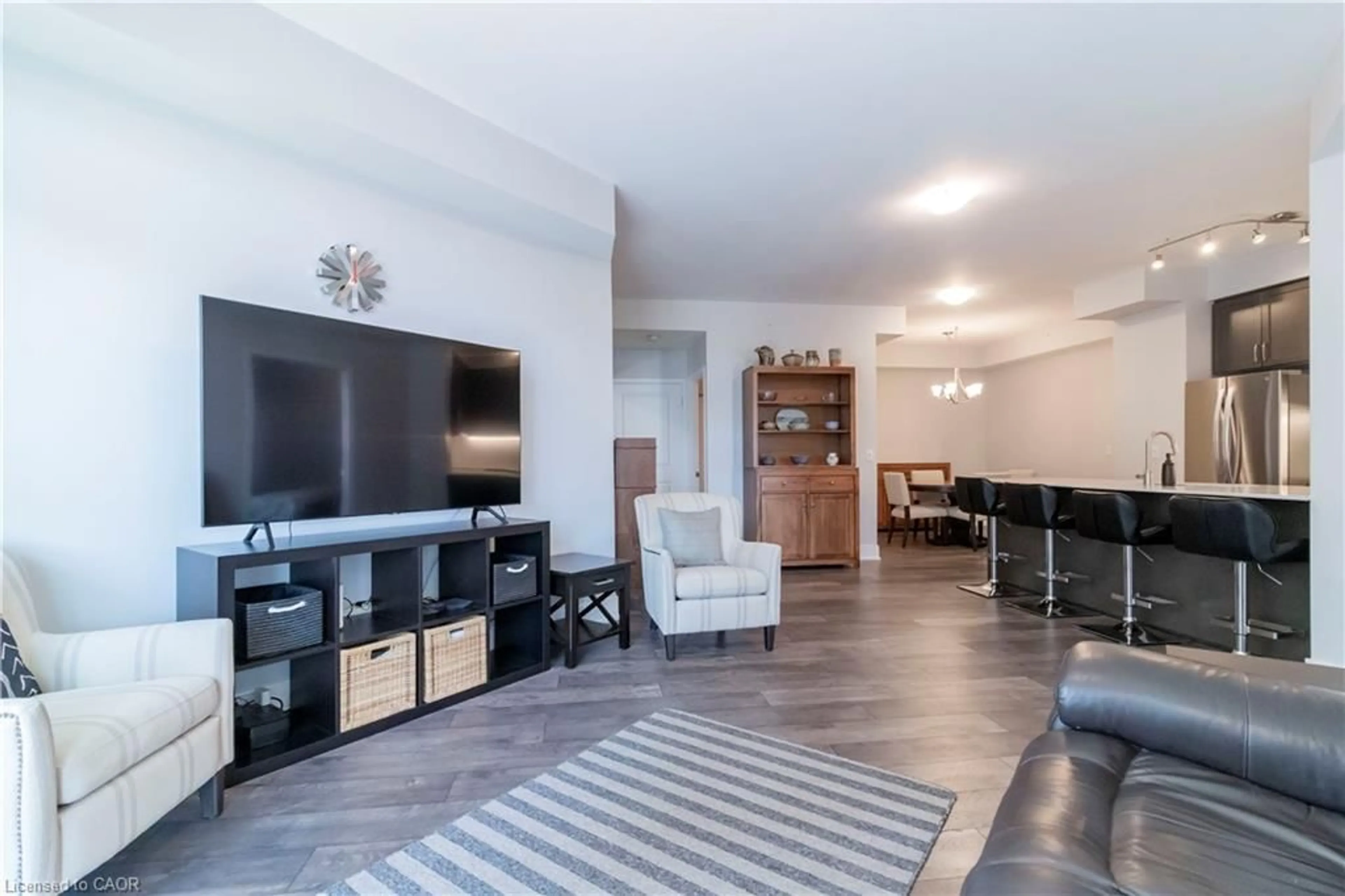 Living room with furniture, unknown for 144 Park St #1310, Waterloo Ontario N2L 0B6