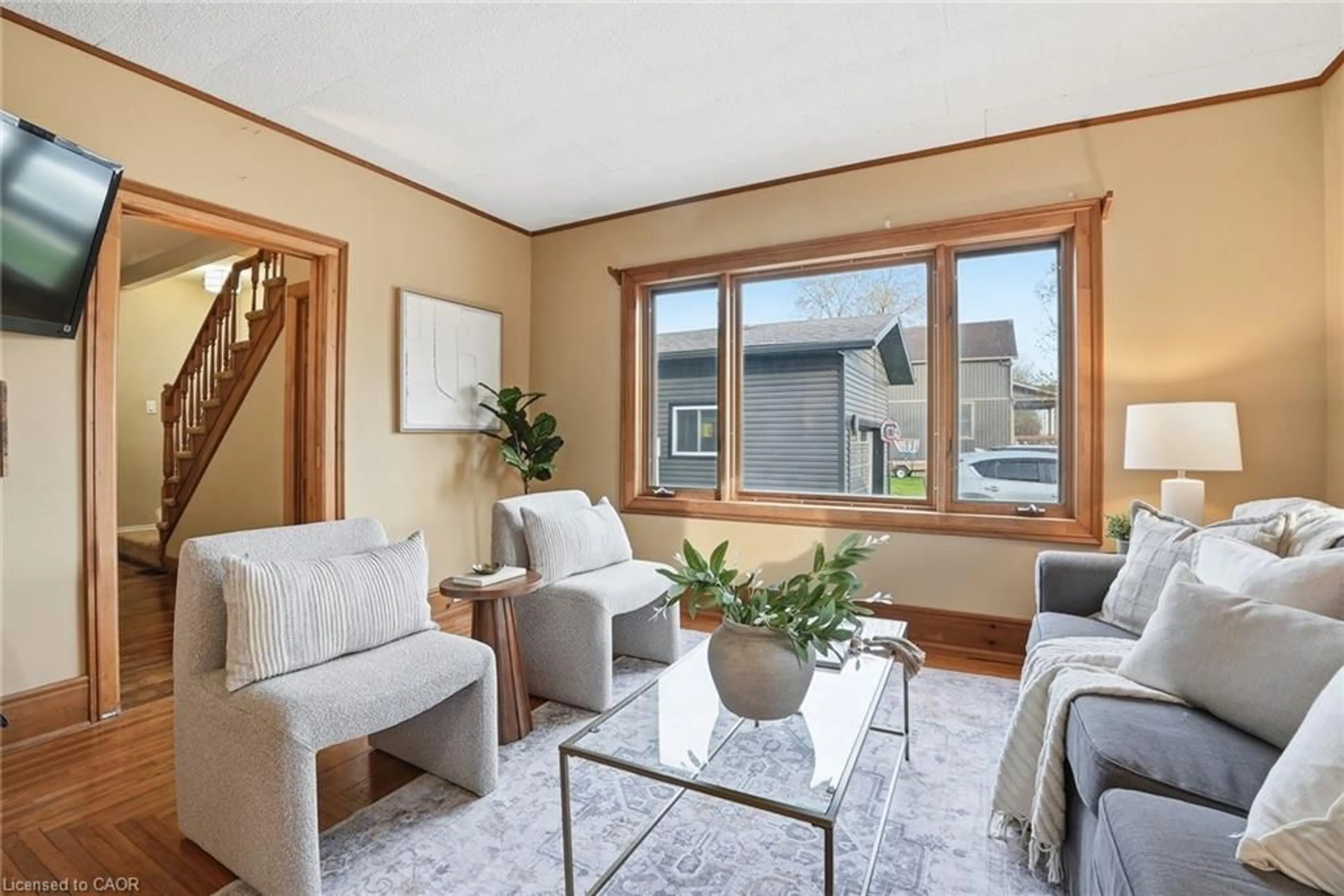 Living room with furniture, unknown for 27 Wellington St, Tavistock Ontario N0B 2R0