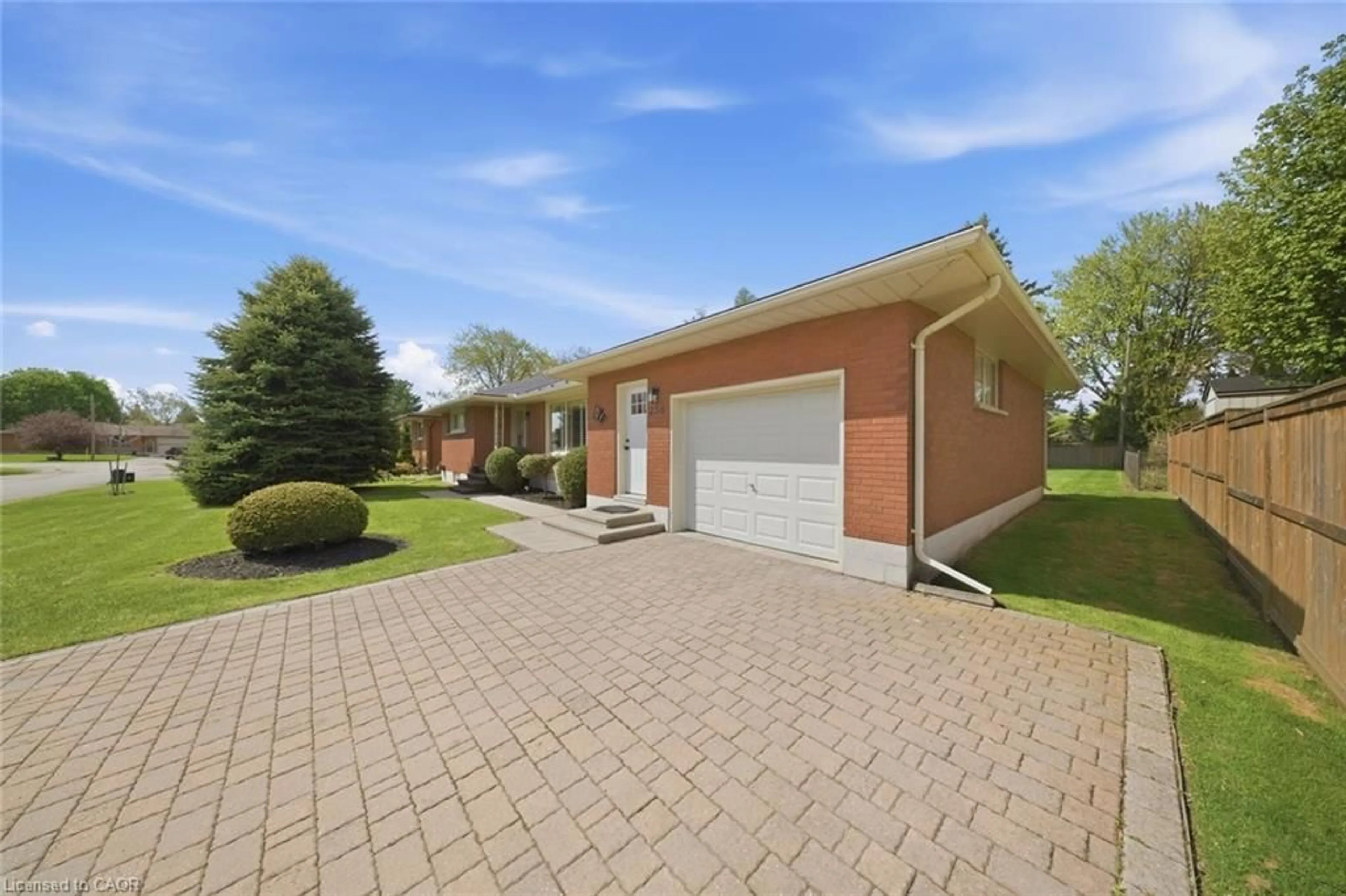 Home with brick exterior material, street for 256 Montclair Cres, Waterford Ontario N0E 1Y0