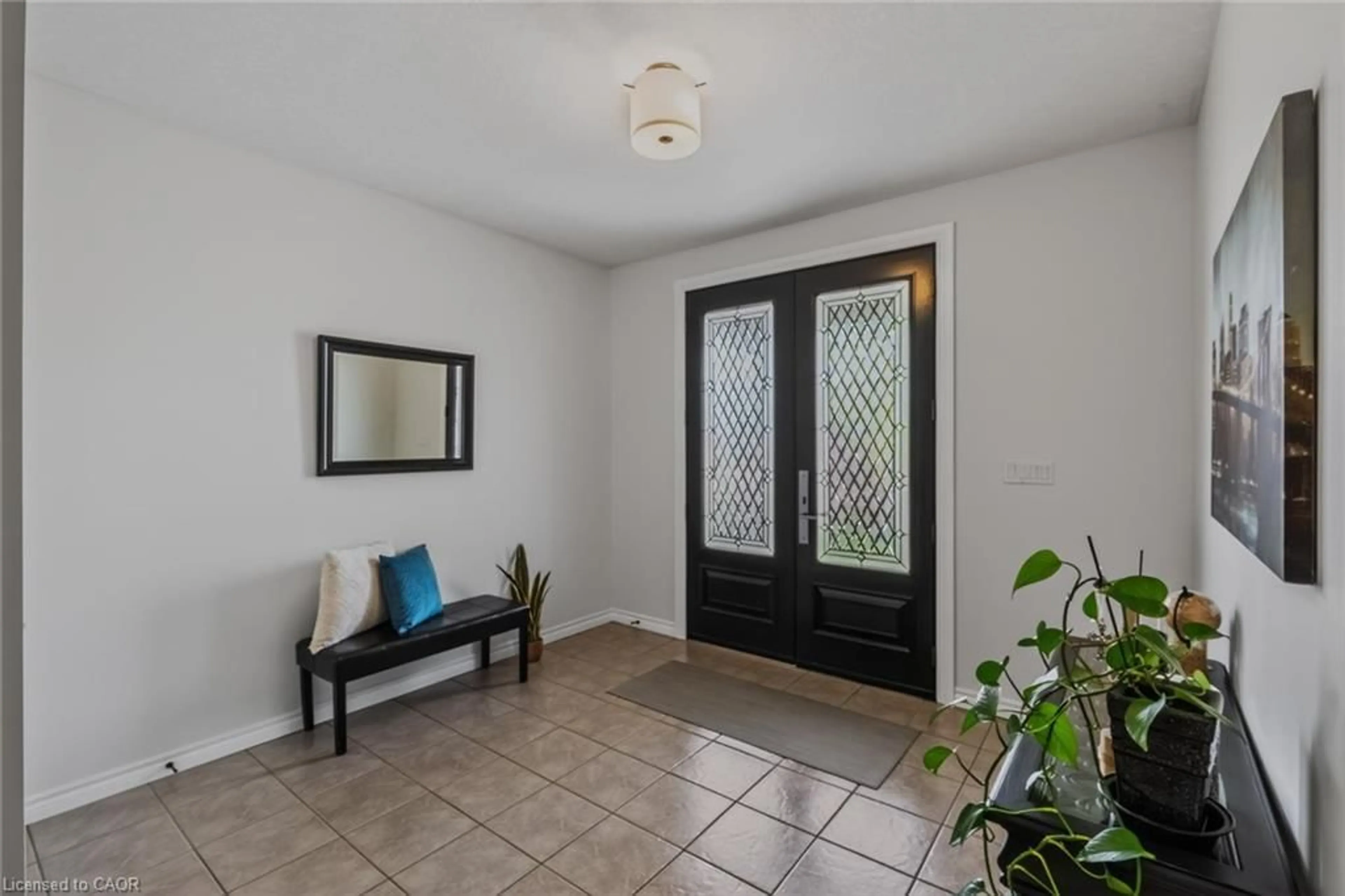 Indoor entryway for 217 Woodway Lane, Simcoe Ontario N3Y 0C7