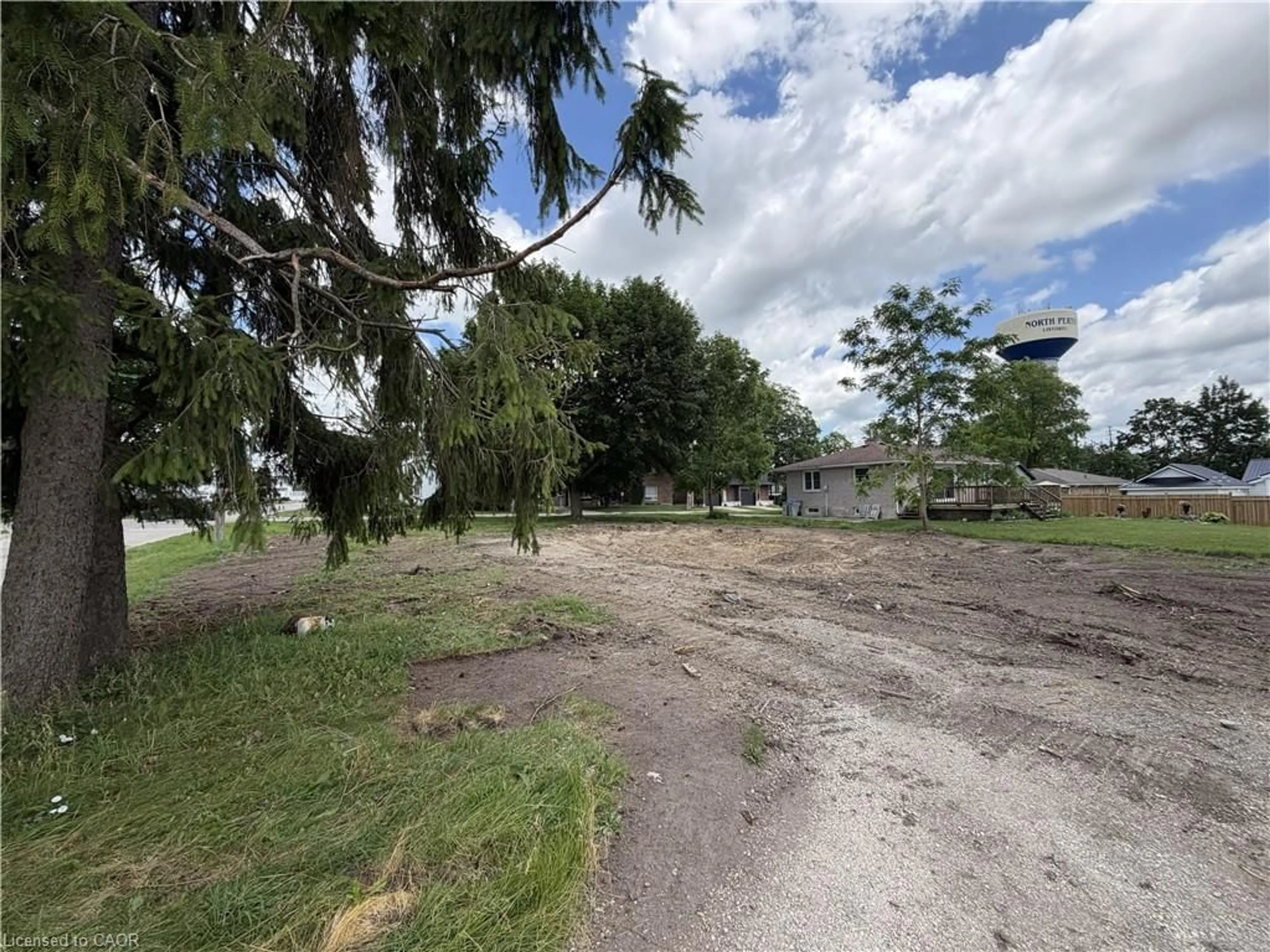 A pic from outside/outdoor area/front of a property/back of a property/a pic from drone, street for 740 Elma St, Listowel Ontario N4W 1W5
