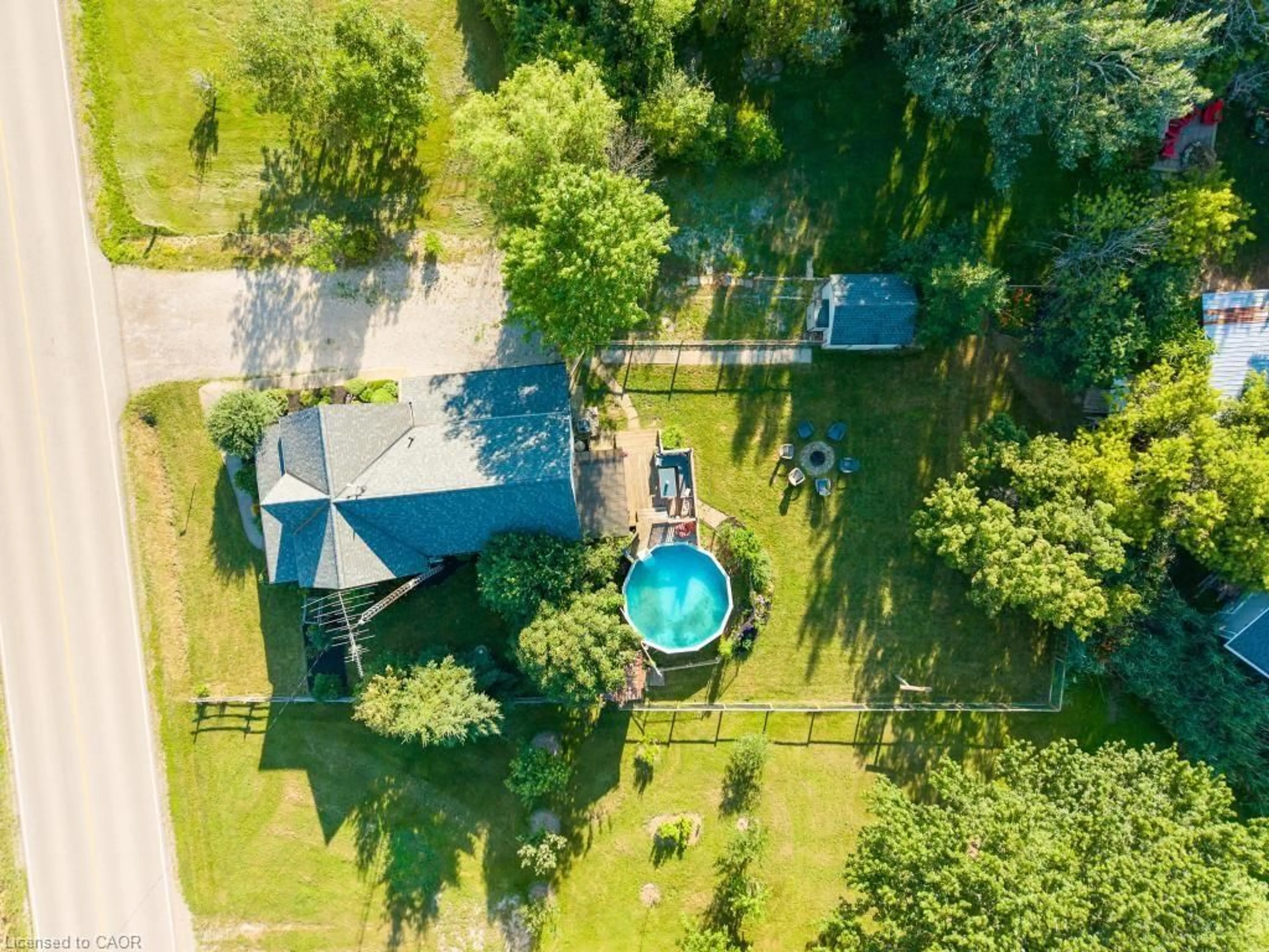 A pic from outside/outdoor area/front of a property/back of a property/a pic from drone, unknown for 9535 Regional Rd 9, Caistor Centre Ontario N0A 1C0