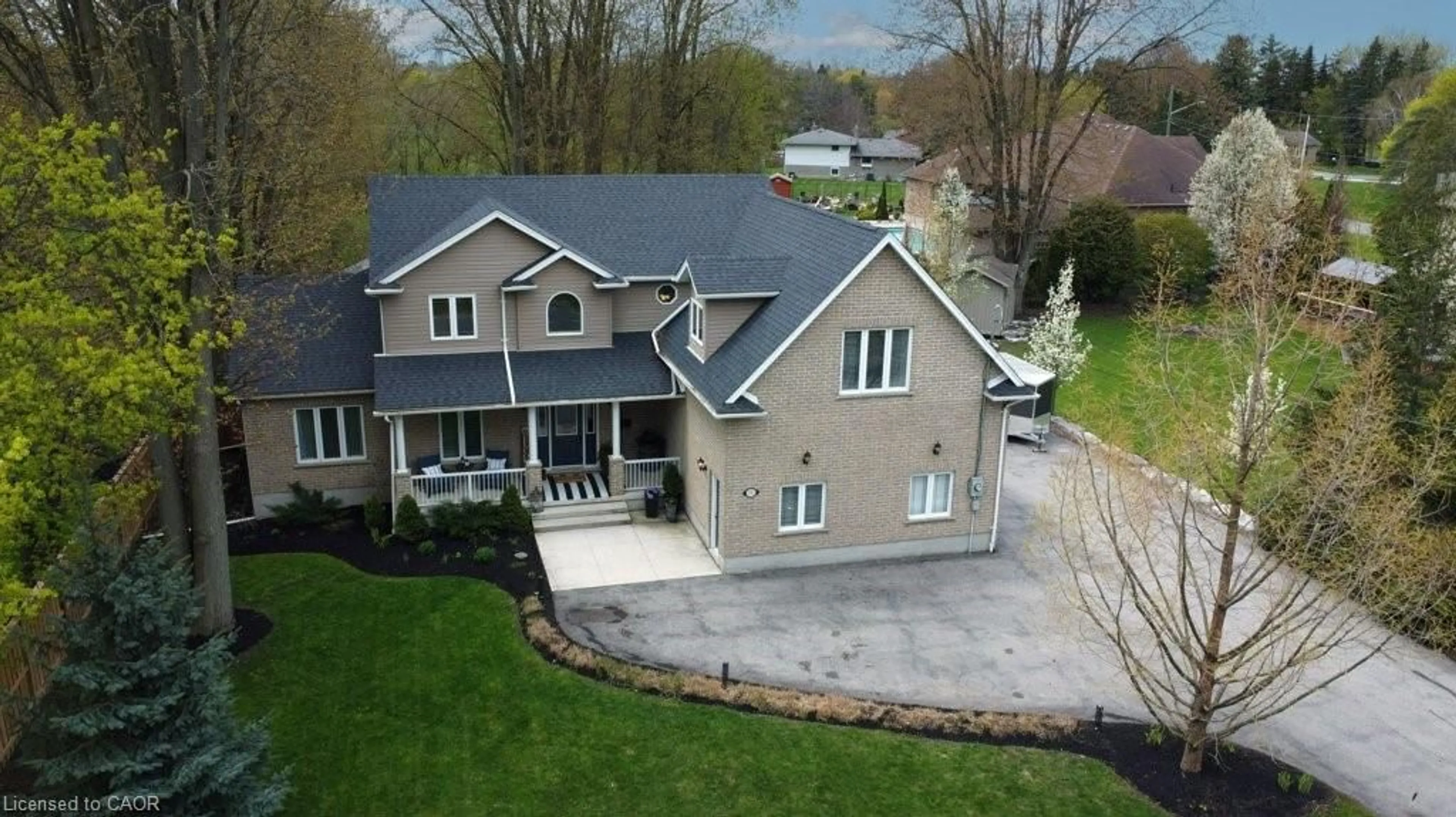 A pic from outside/outdoor area/front of a property/back of a property/a pic from drone, unknown for 76 Kennedy Rd, Breslau Ontario N0B 1M0
