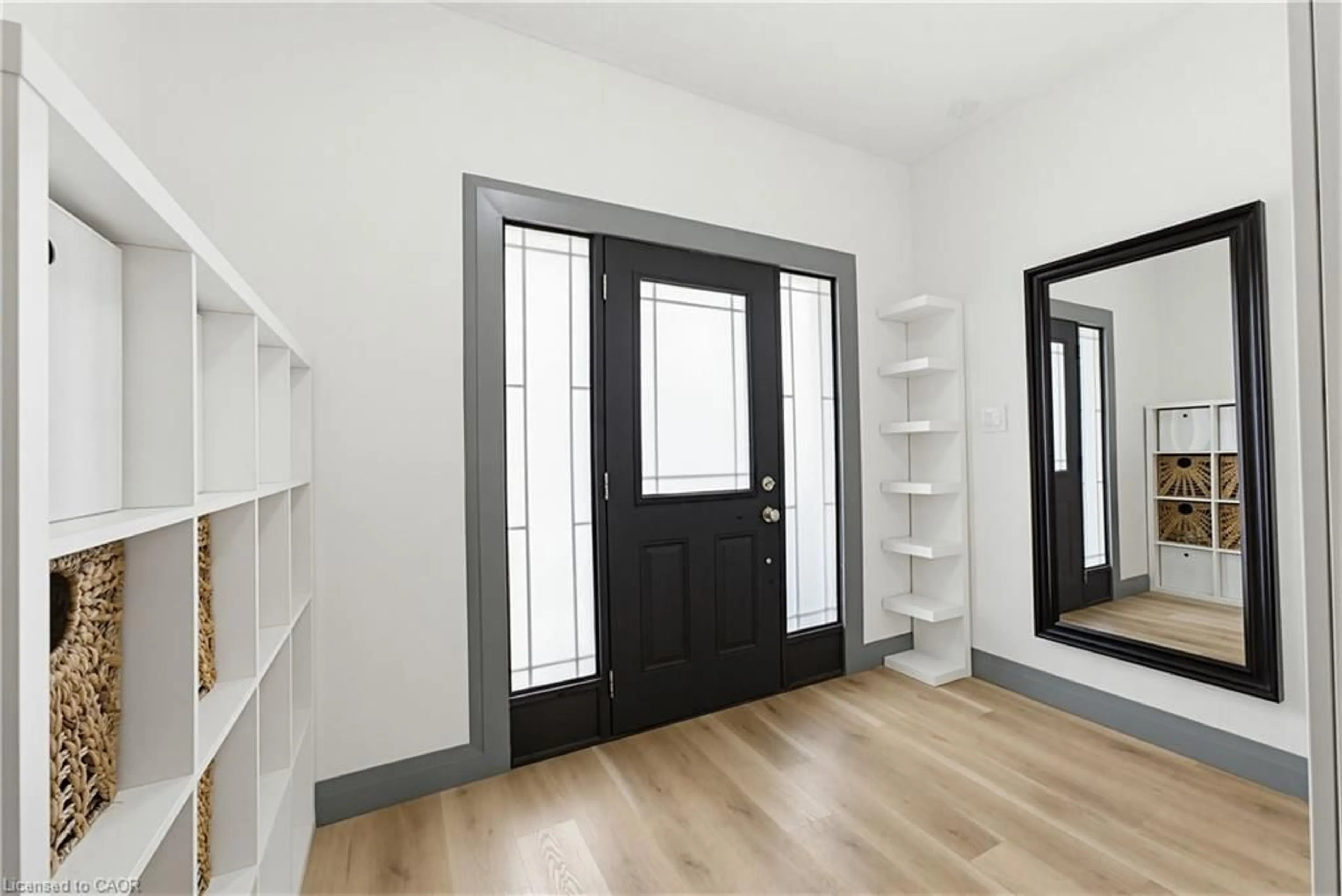 Indoor entryway for 755 Pasture Rose St, Waterloo Ontario N2V 0C4