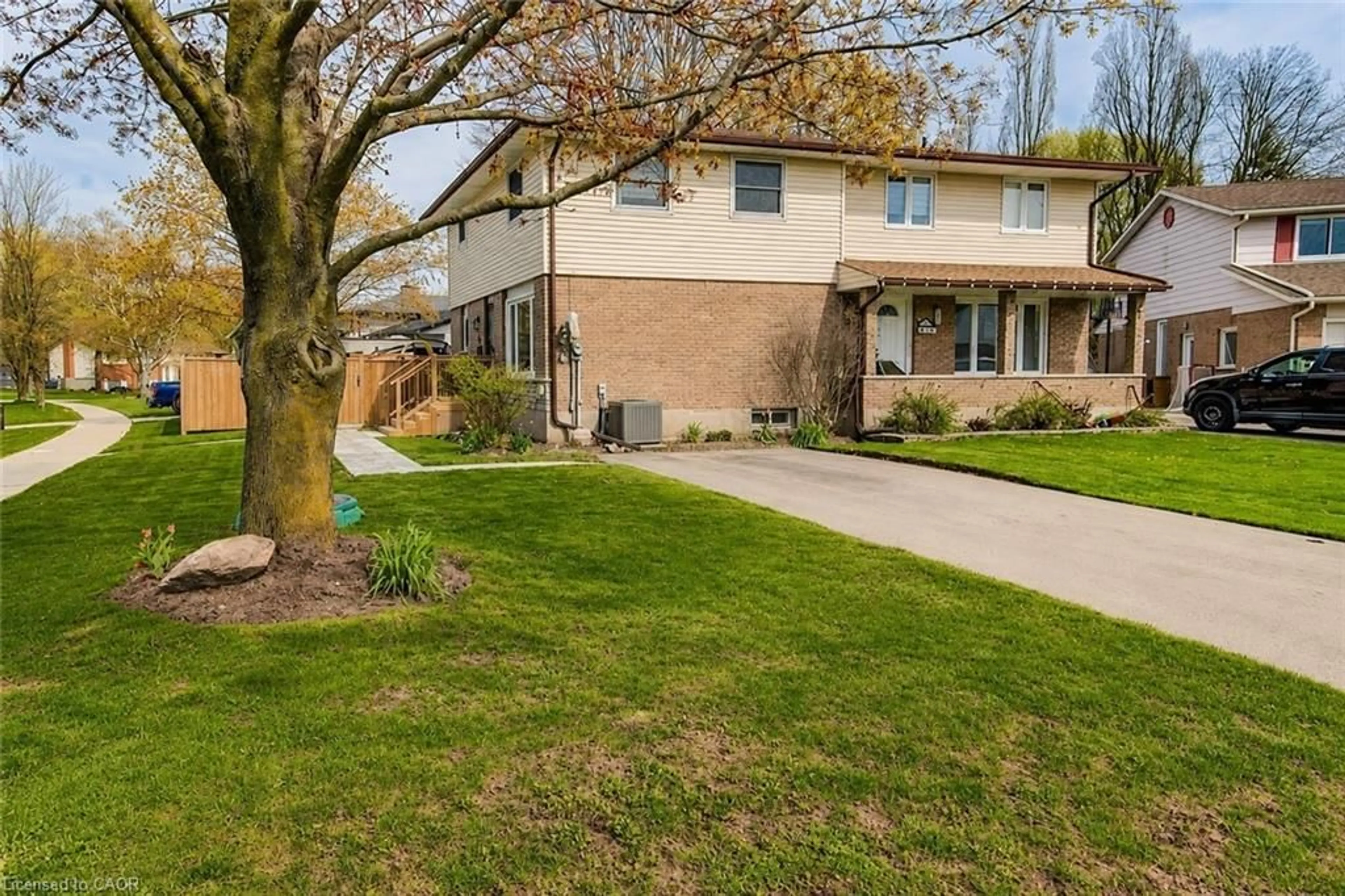 Unknown for 35 Mockingbird Dr, Elmira Ontario N3B 3E4