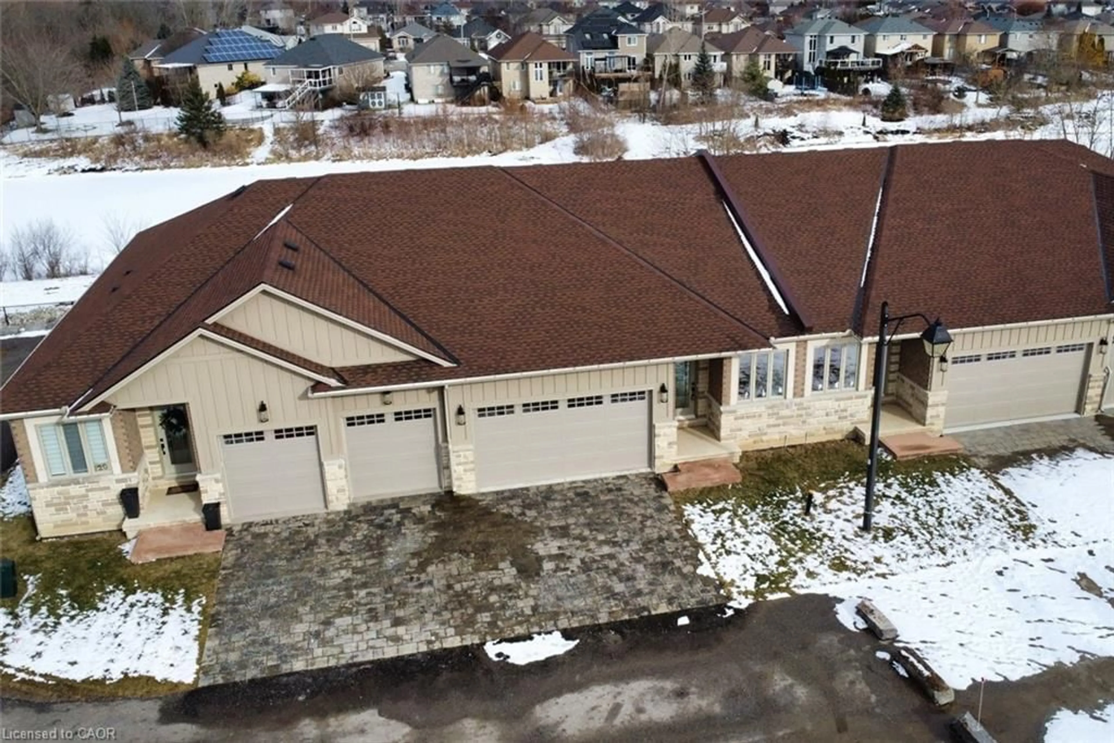 A pic from outside/outdoor area/front of a property/back of a property/a pic from drone, street for 40 Heath St #21, Brantford Ontario N3T 0N7