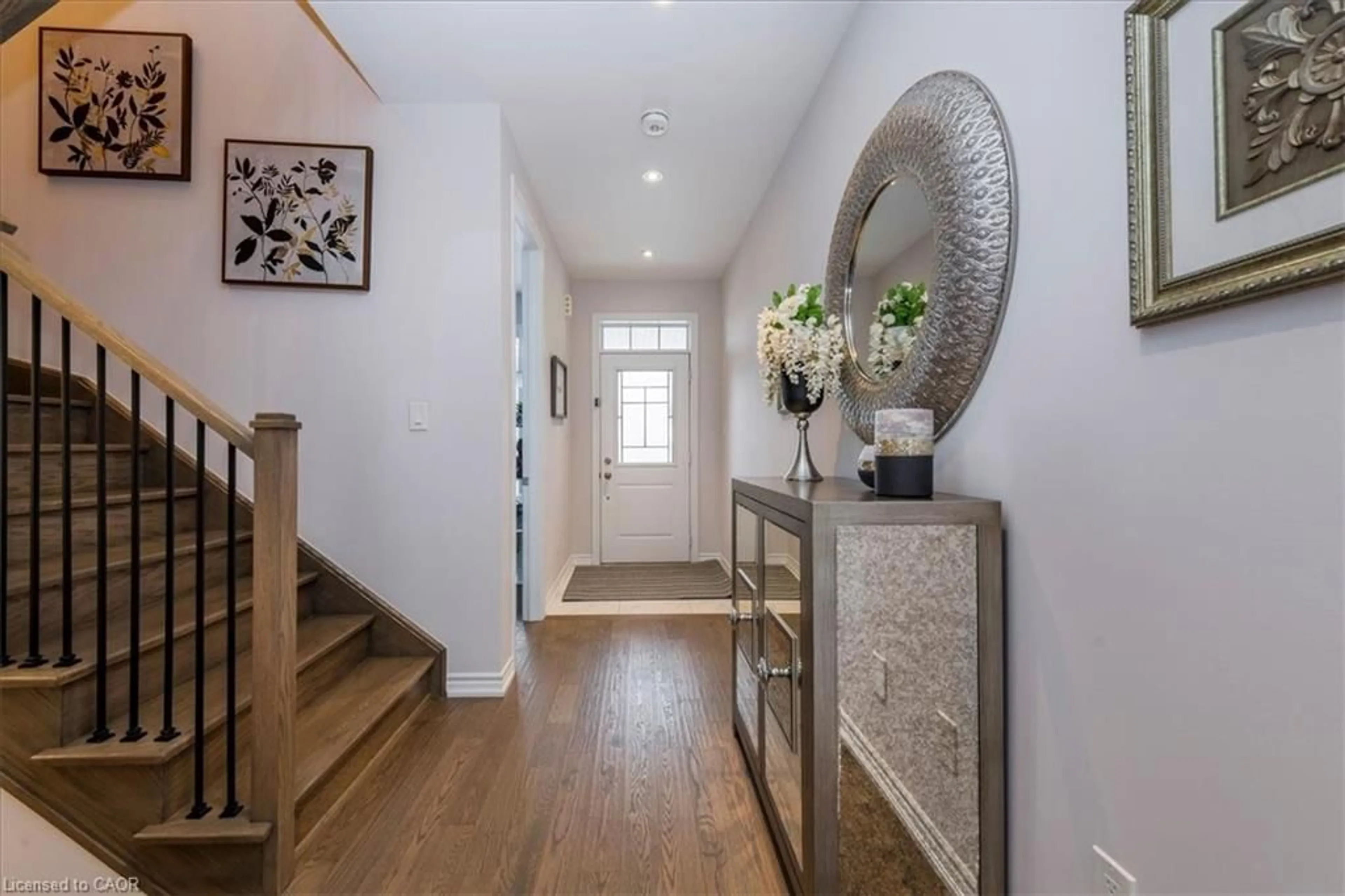 Indoor entryway for 143 Allegra Dr, Wasaga Beach Ontario L9Z 0H6