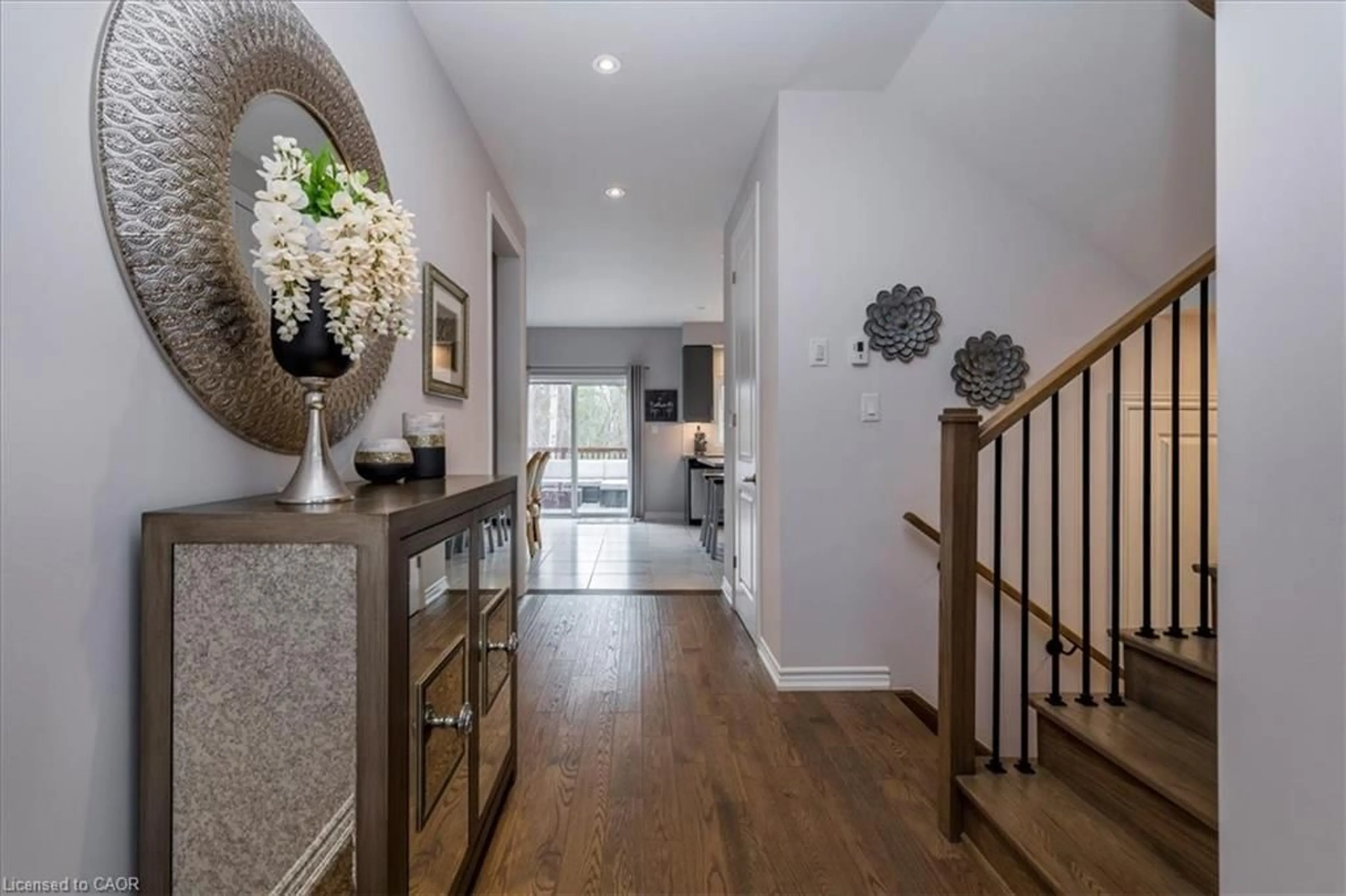 Indoor entryway for 143 Allegra Dr, Wasaga Beach Ontario L9Z 0H6