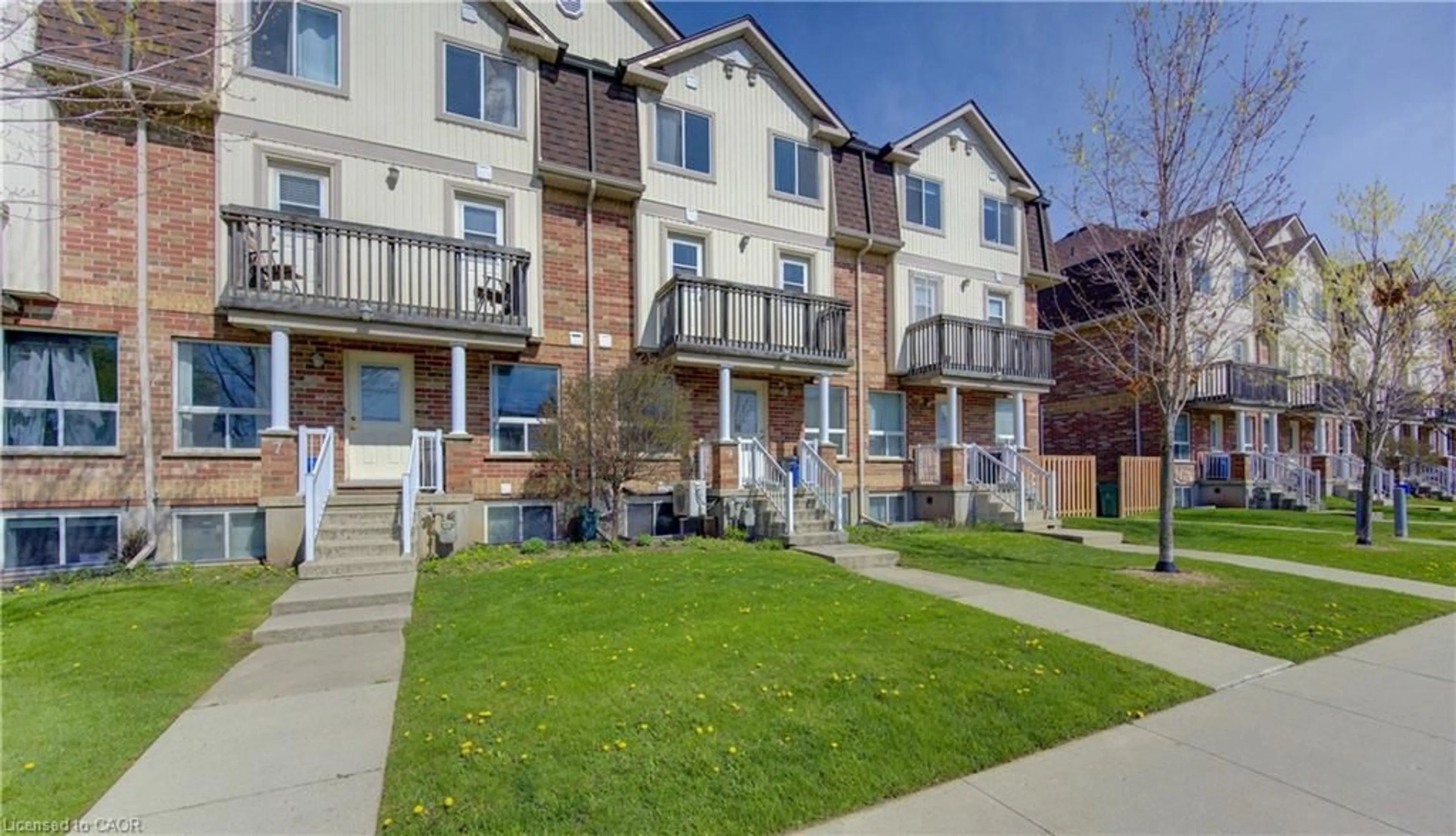Patio, street for 142 York Rd #9, Guelph Ontario N1E 3E9