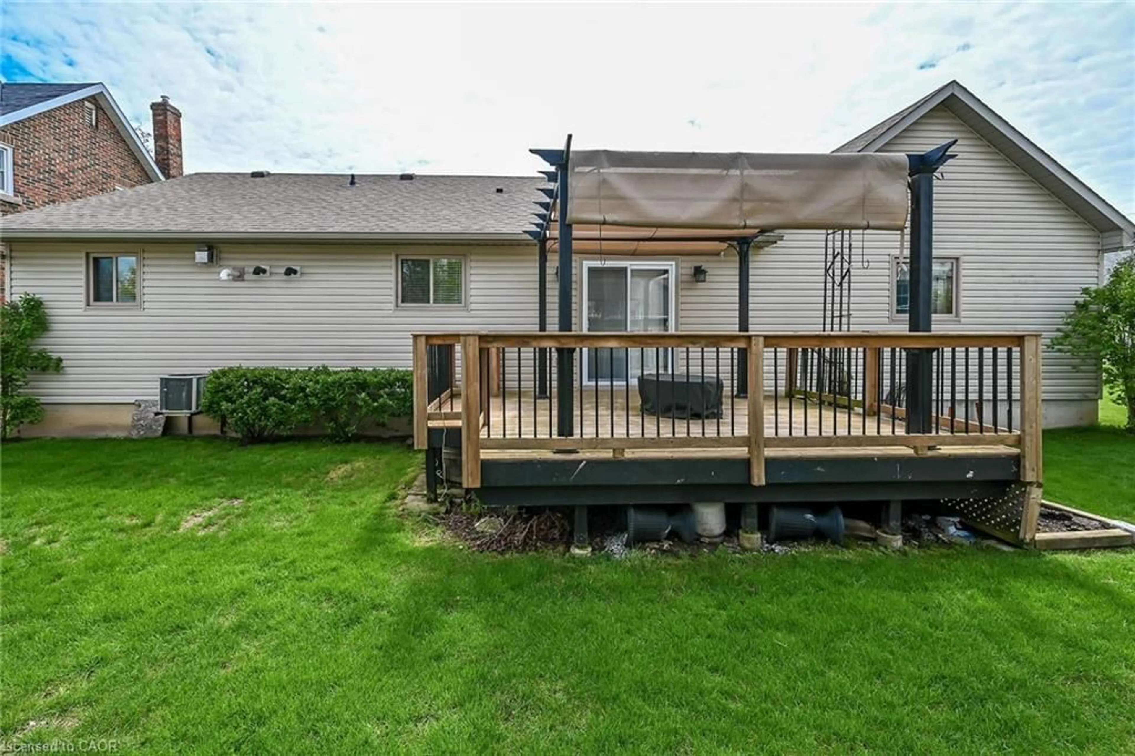 Patio, unknown for 408 Church St, Dunnville Ontario N1A 2N8