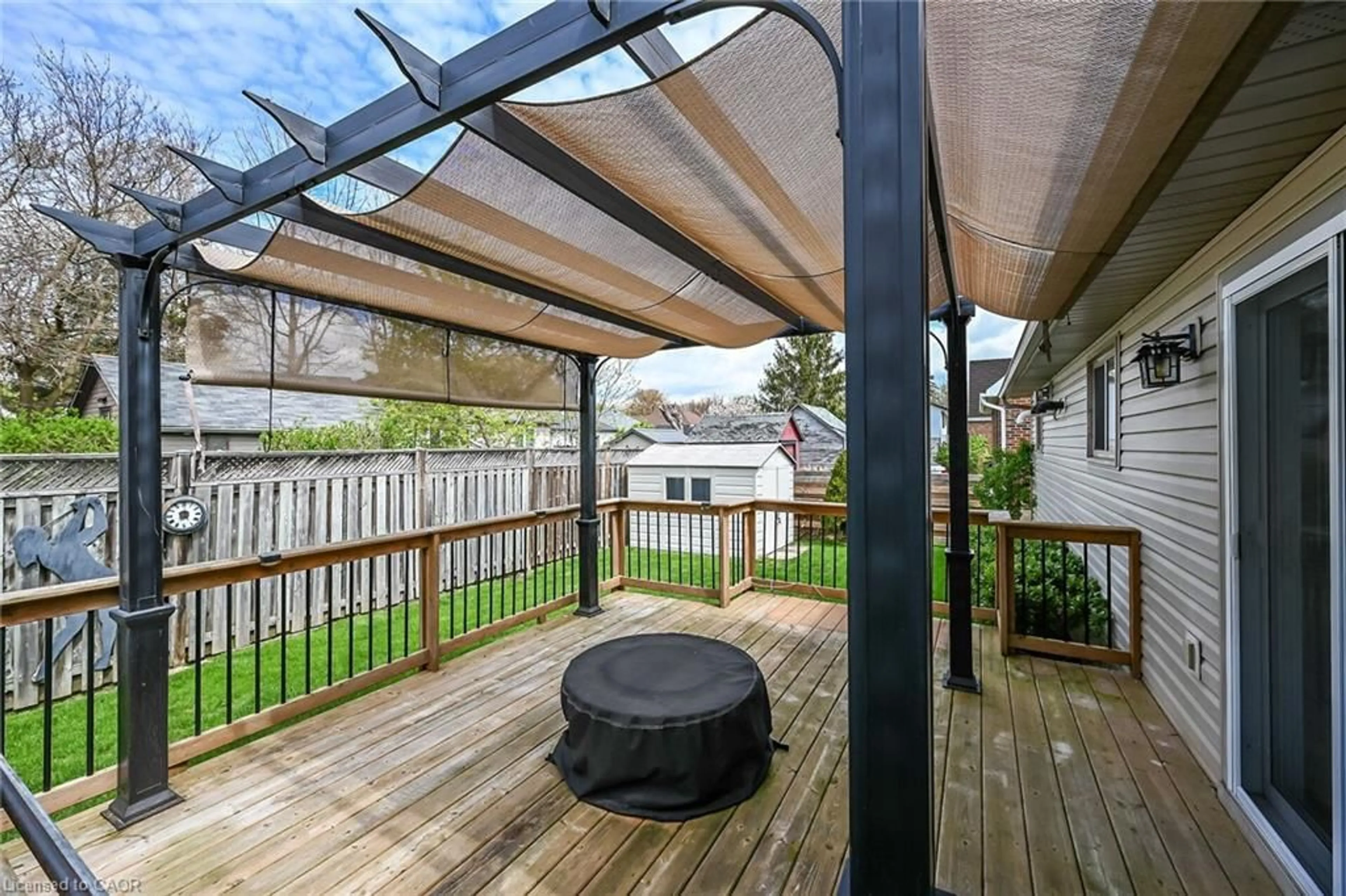 Patio, street for 408 Church St, Dunnville Ontario N1A 2N8