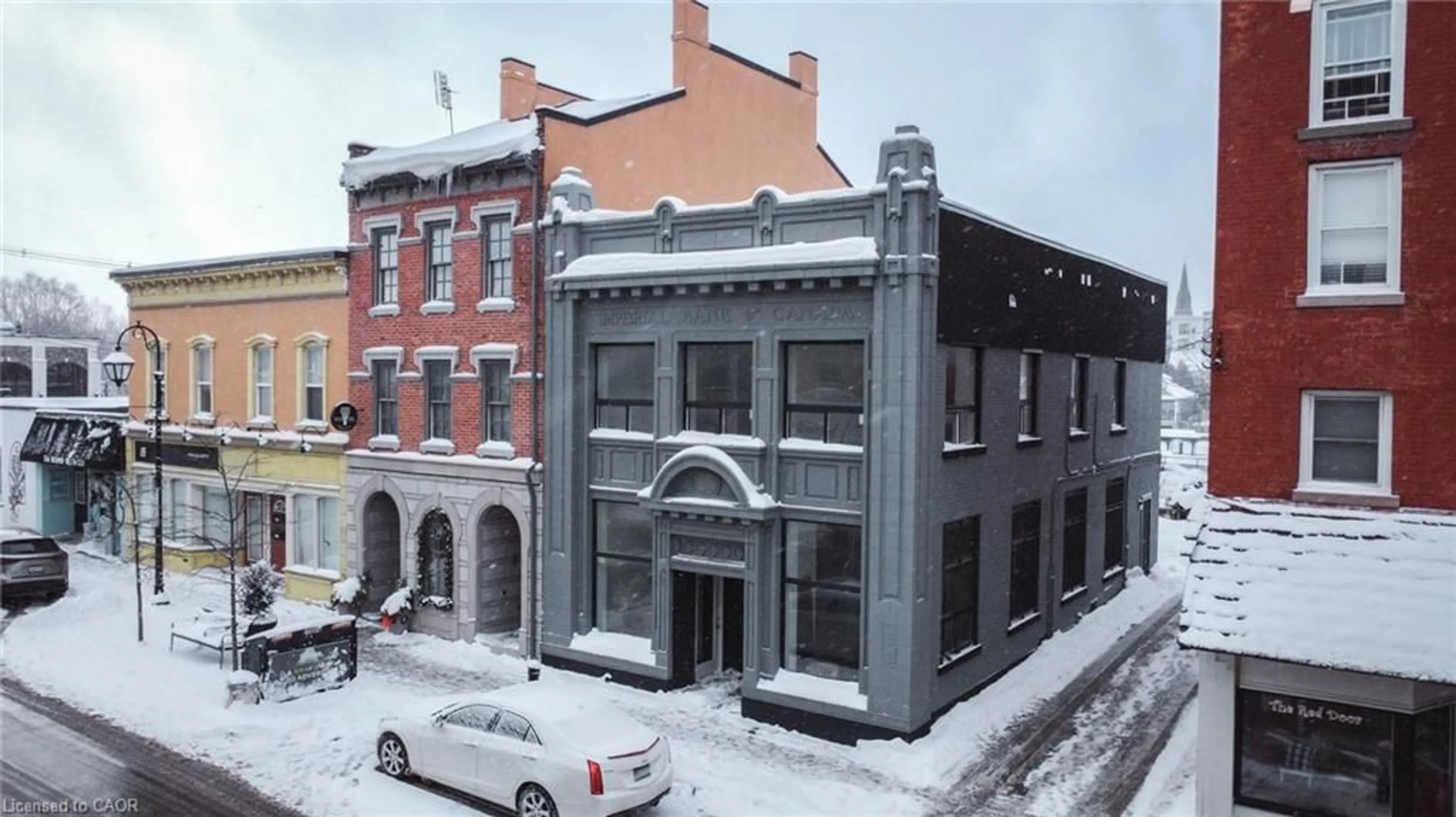 A pic from outside/outdoor area/front of a property/back of a property/a pic from drone, building for 47 Front St, Thorold Ontario L2V 1W8