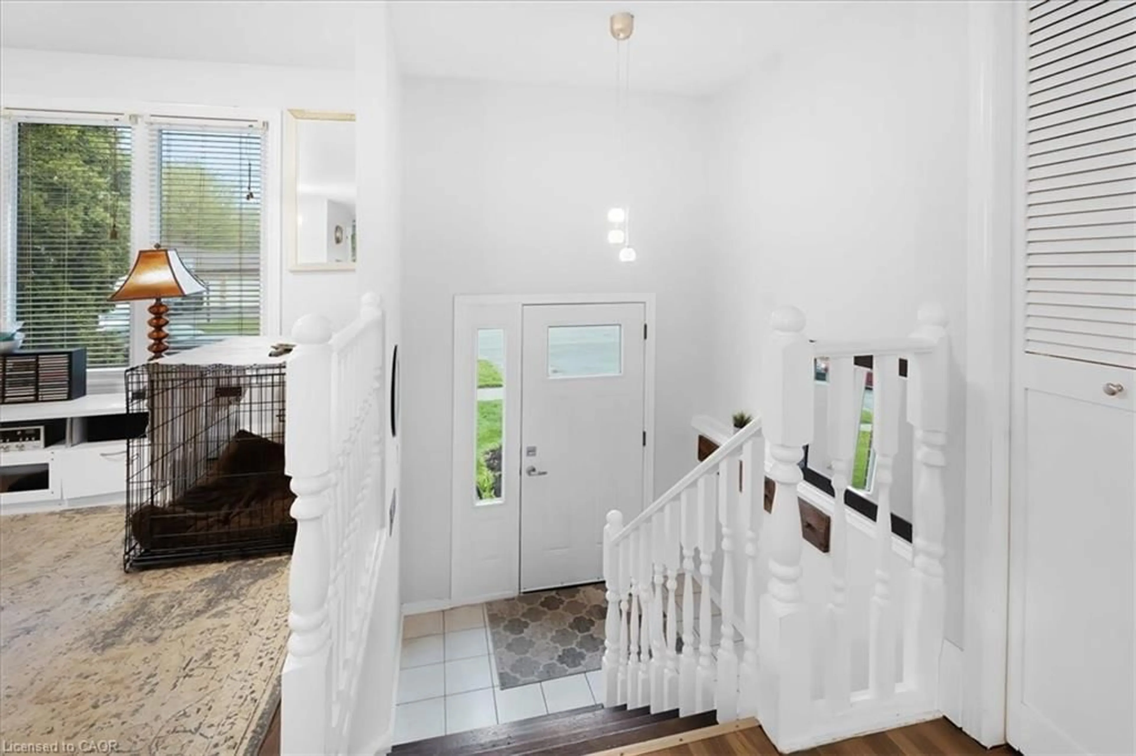 Indoor entryway for 3958 23rd St, Vineland Ontario L0R 2C0