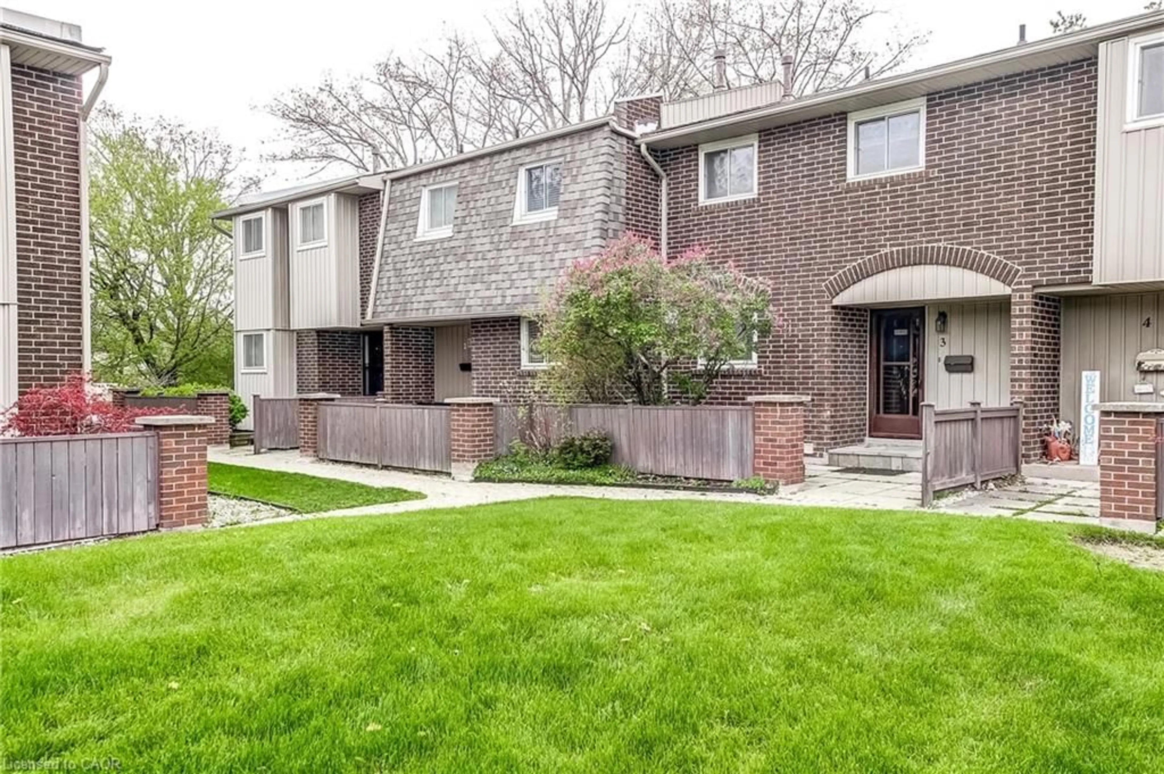Home with brick exterior material, street for 1306 Guelph Line #2, Burlington Ontario L7P 2S9