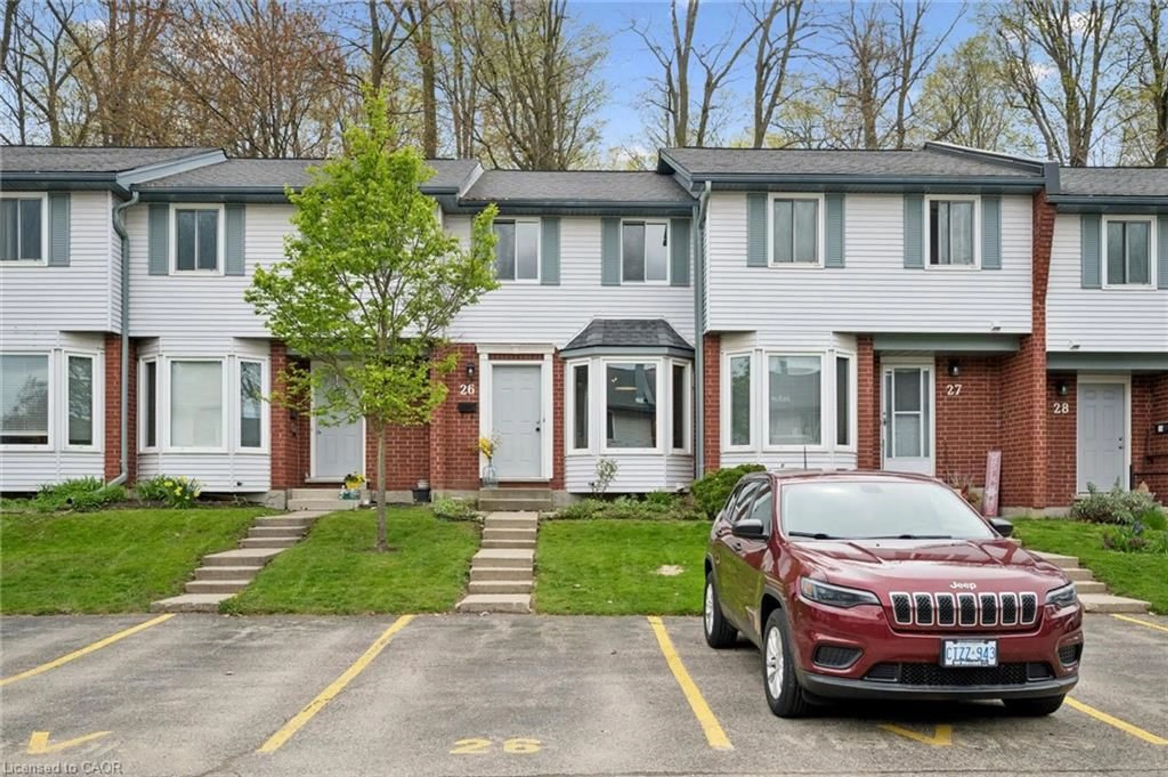 A pic from outside/outdoor area/front of a property/back of a property/a pic from drone, street for 219 Kingswood Dr #26, Kitchener Ontario N2E 3J4