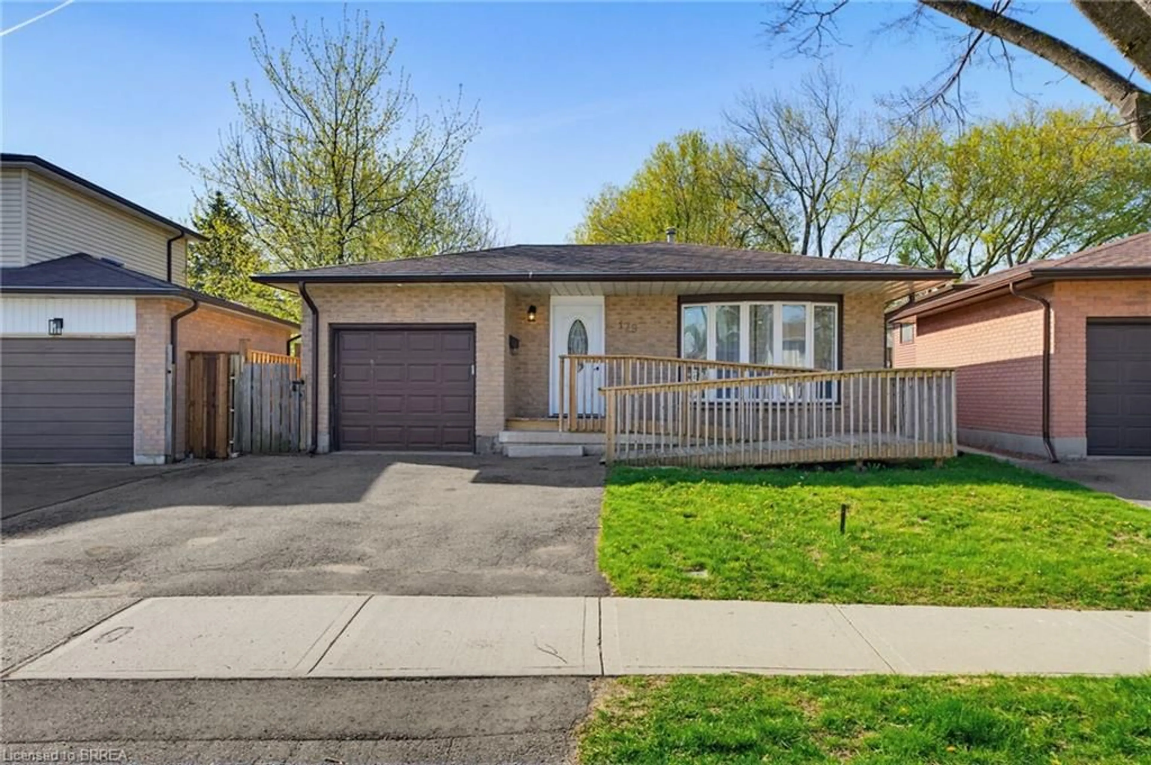 Home with brick exterior material, street for 179 Banbury Rd, Brantford Ontario N3P 1E6