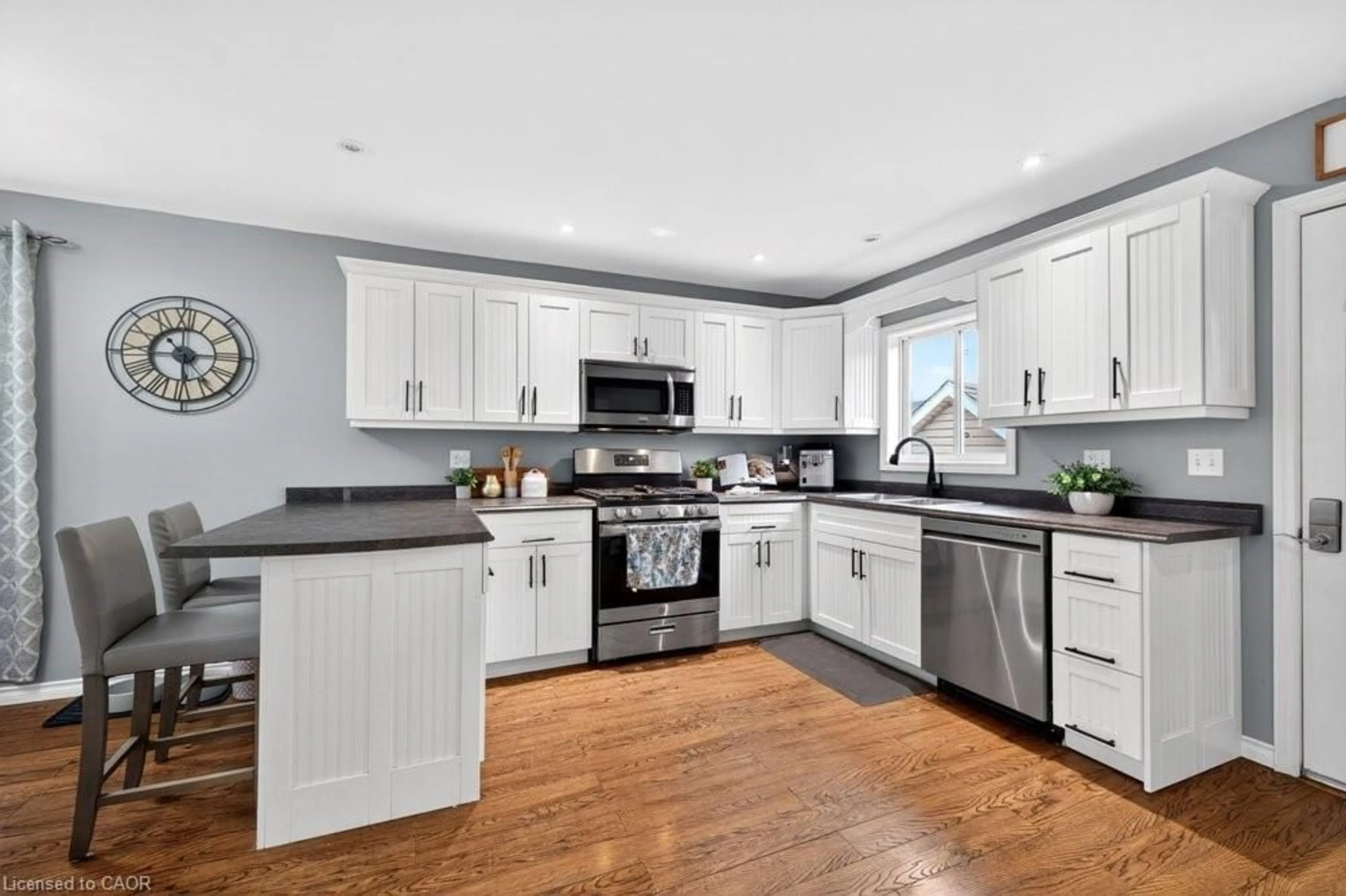 Open concept kitchen, unknown for 405 John St, Dunnville Ontario N1A 2R1