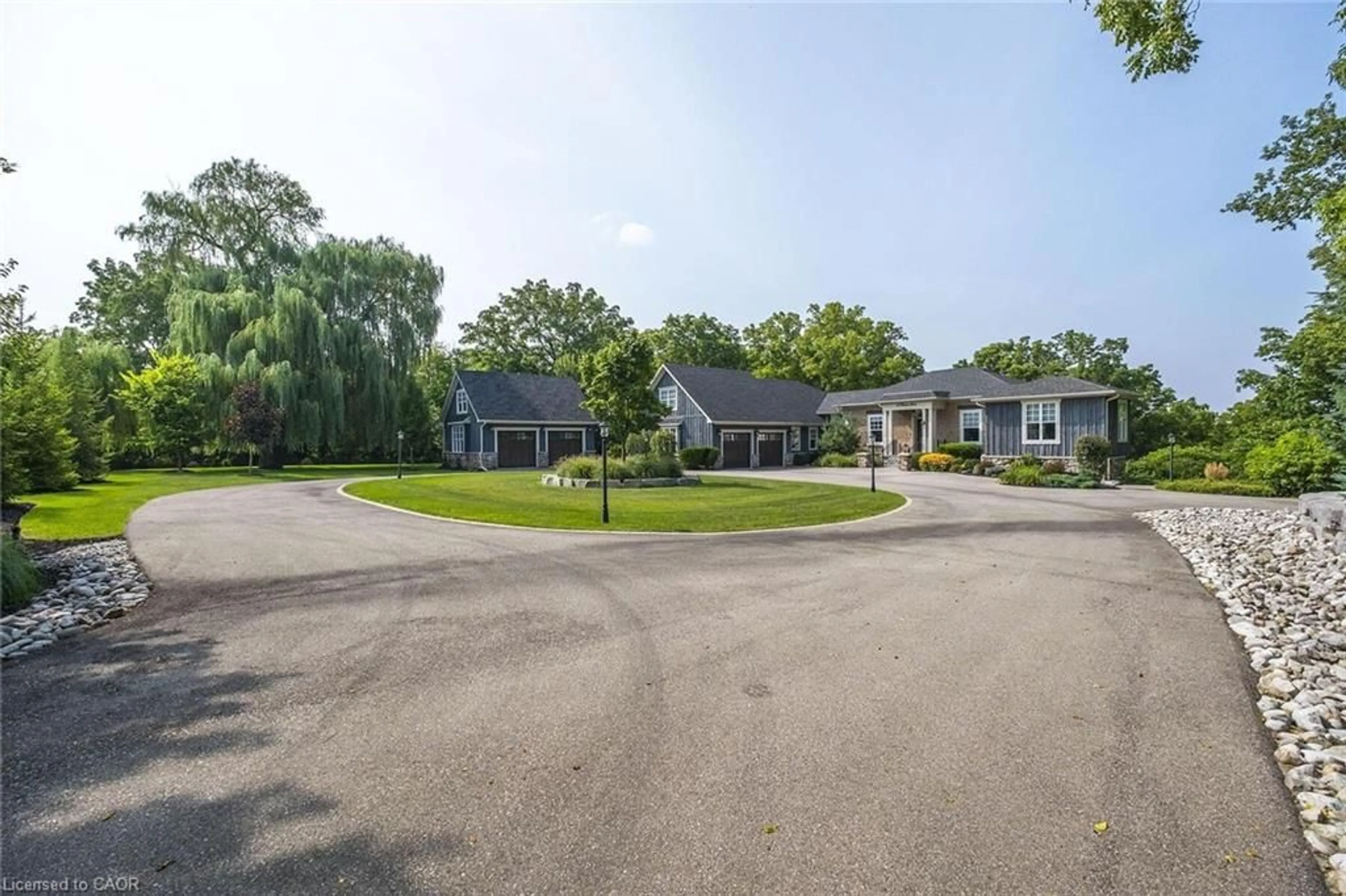 A pic from outside/outdoor area/front of a property/back of a property/a pic from drone, street for 24 Barker St, Paris Ontario N3L 2H5
