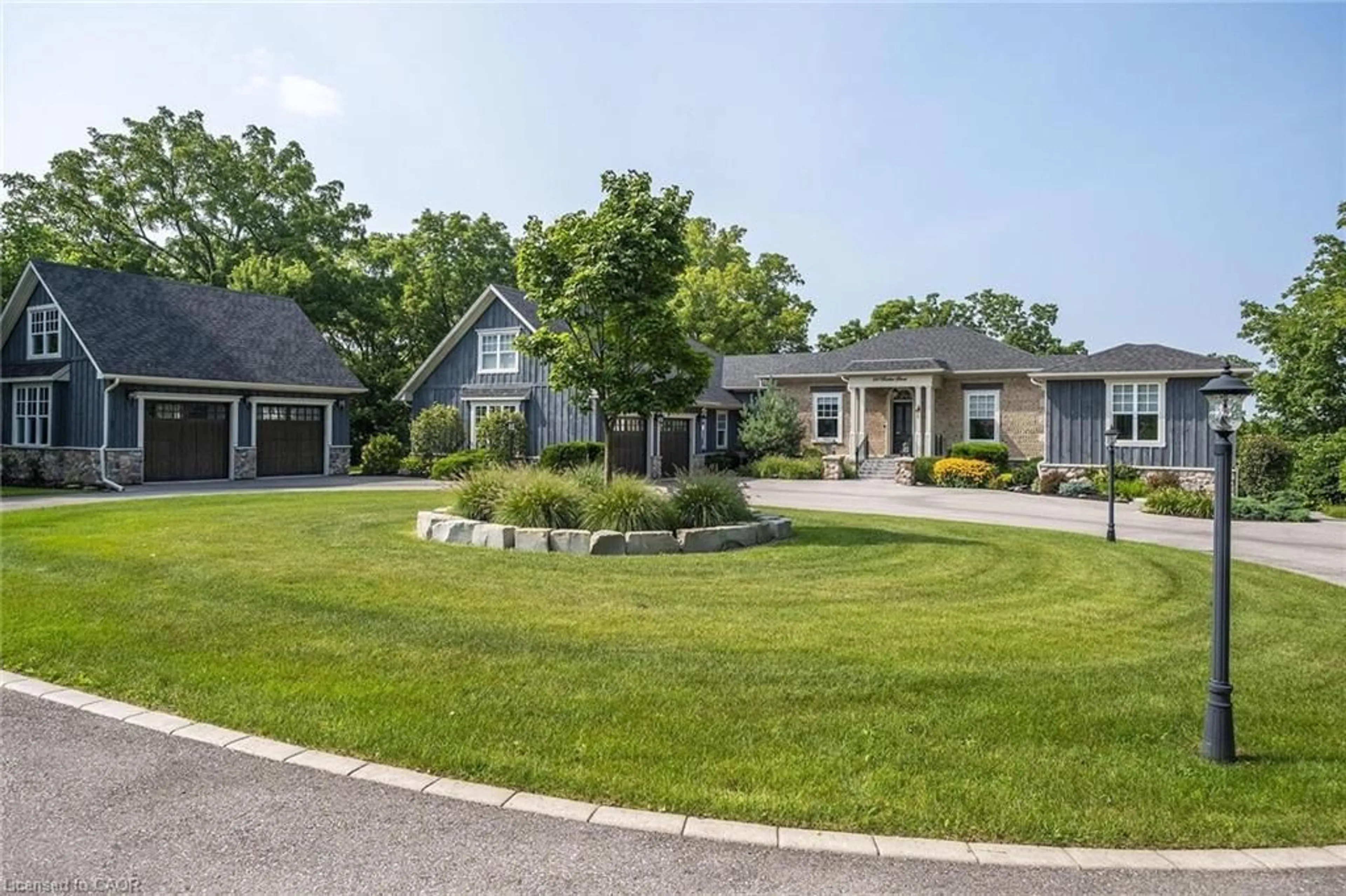 Unknown for 24 Barker St, Paris Ontario N3L 2H5
