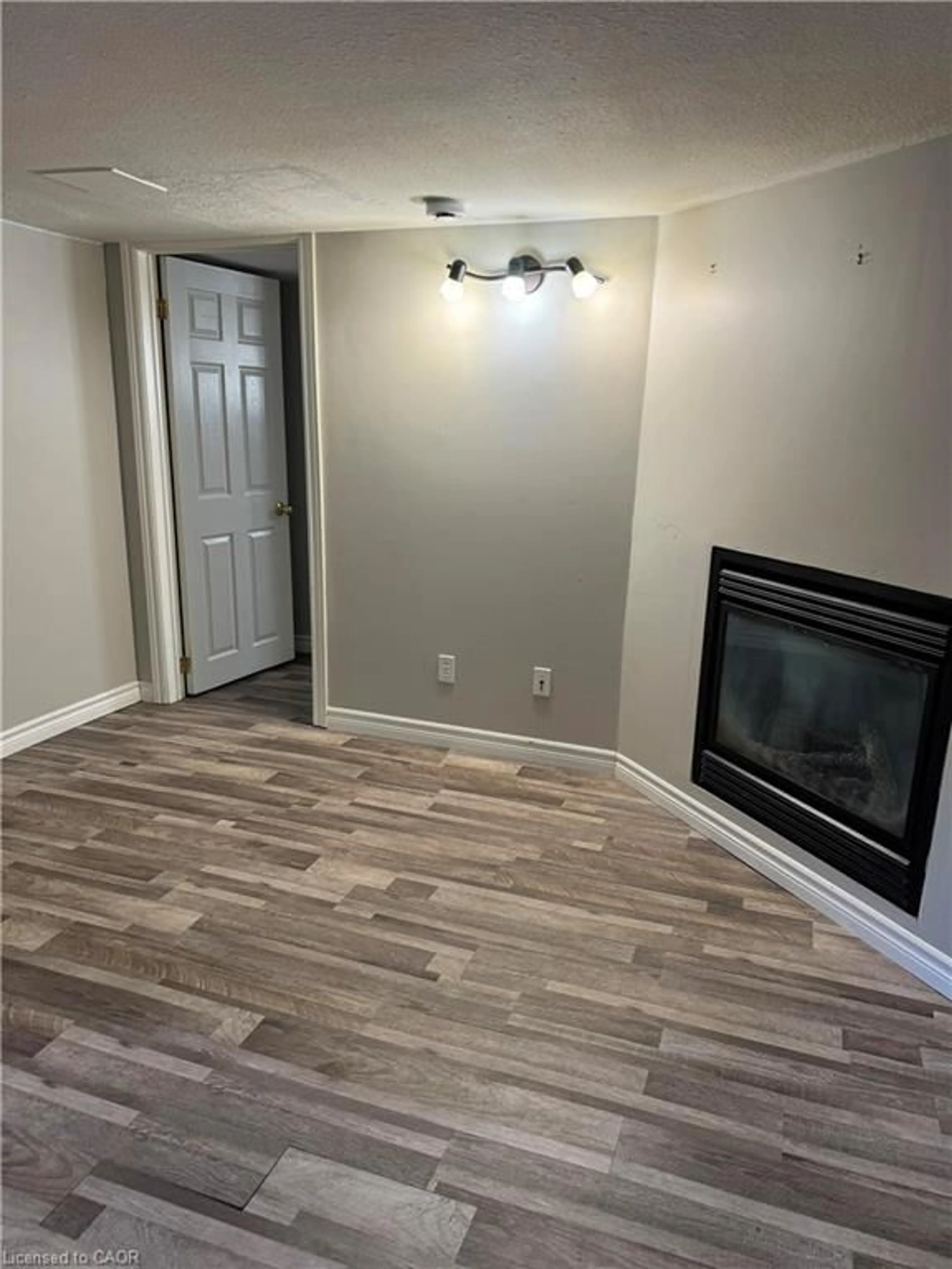 A pic of a room for 77 Cedar St, Kitchener Ontario N2G 3L6