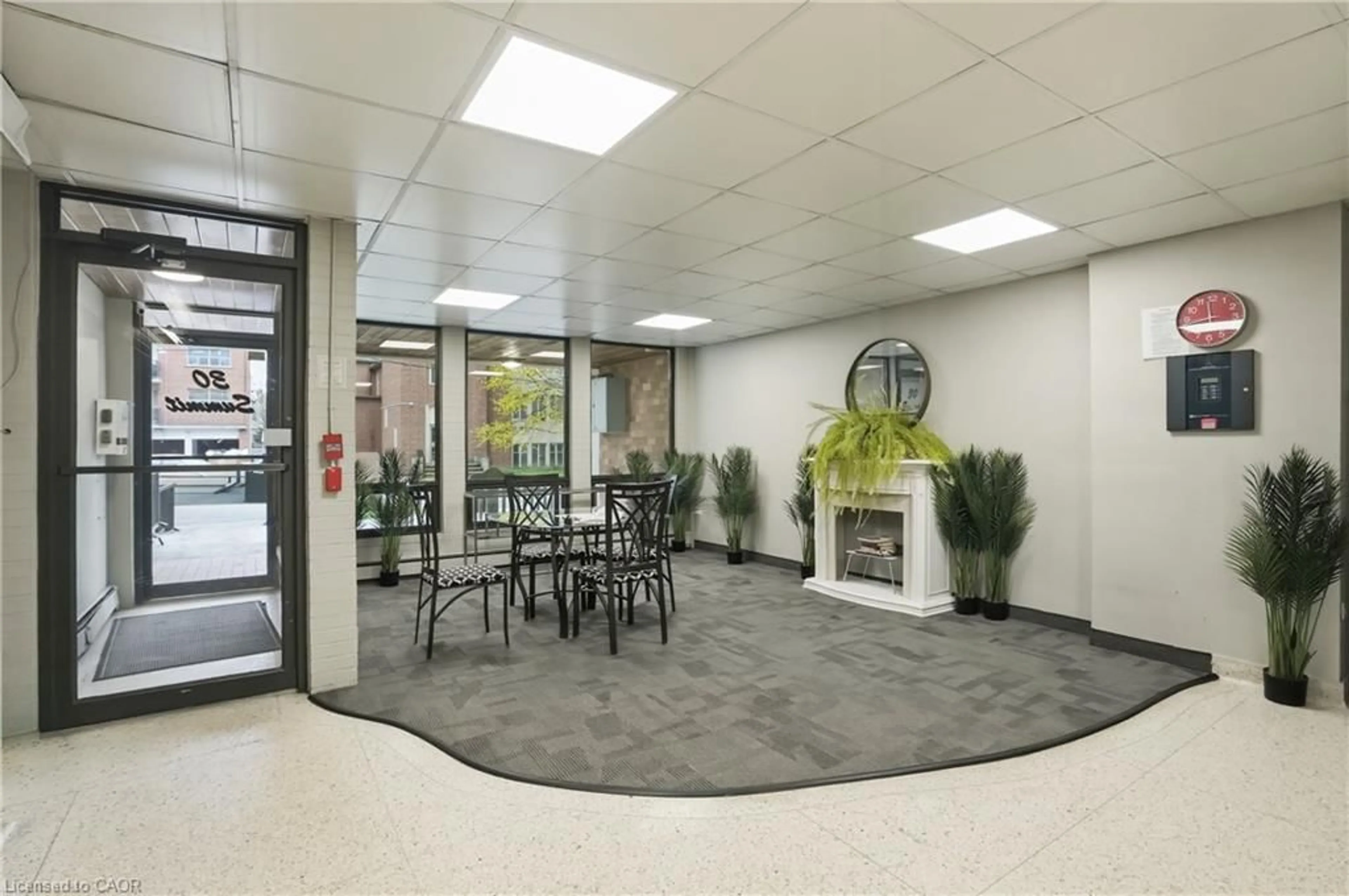 Lobby for 30 Summit Ave #401, Hamilton Ontario L8V 2R8