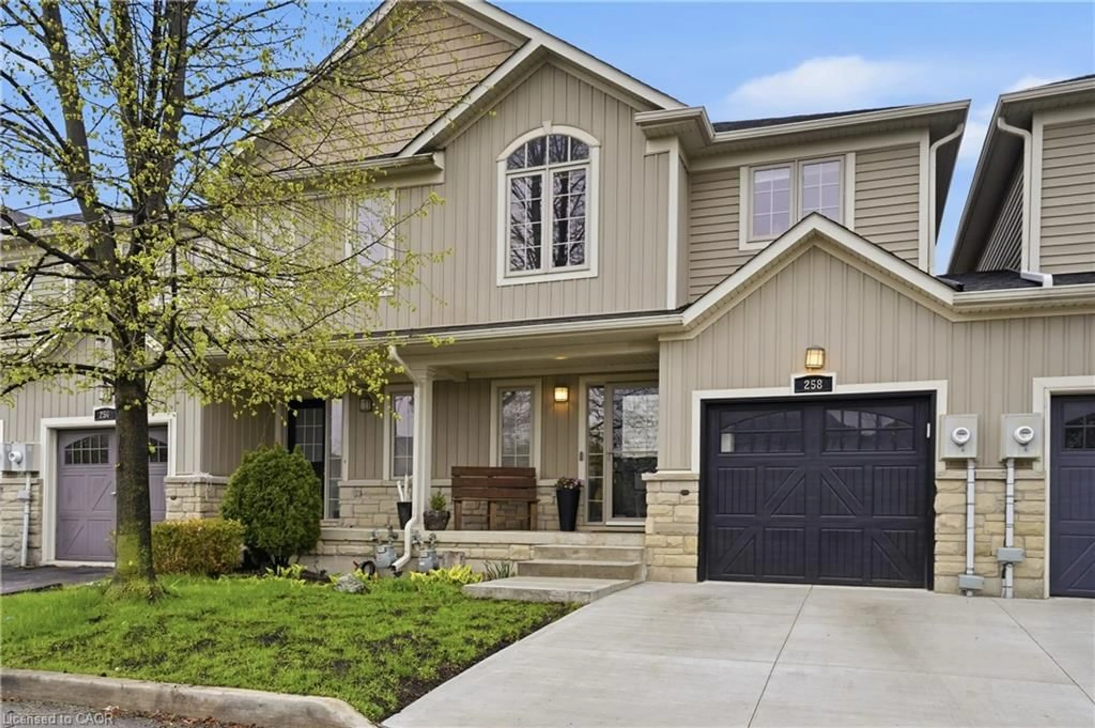 Home with vinyl exterior material, street for 258 Fall Fair Way, Binbrook Ontario L0R 1C0