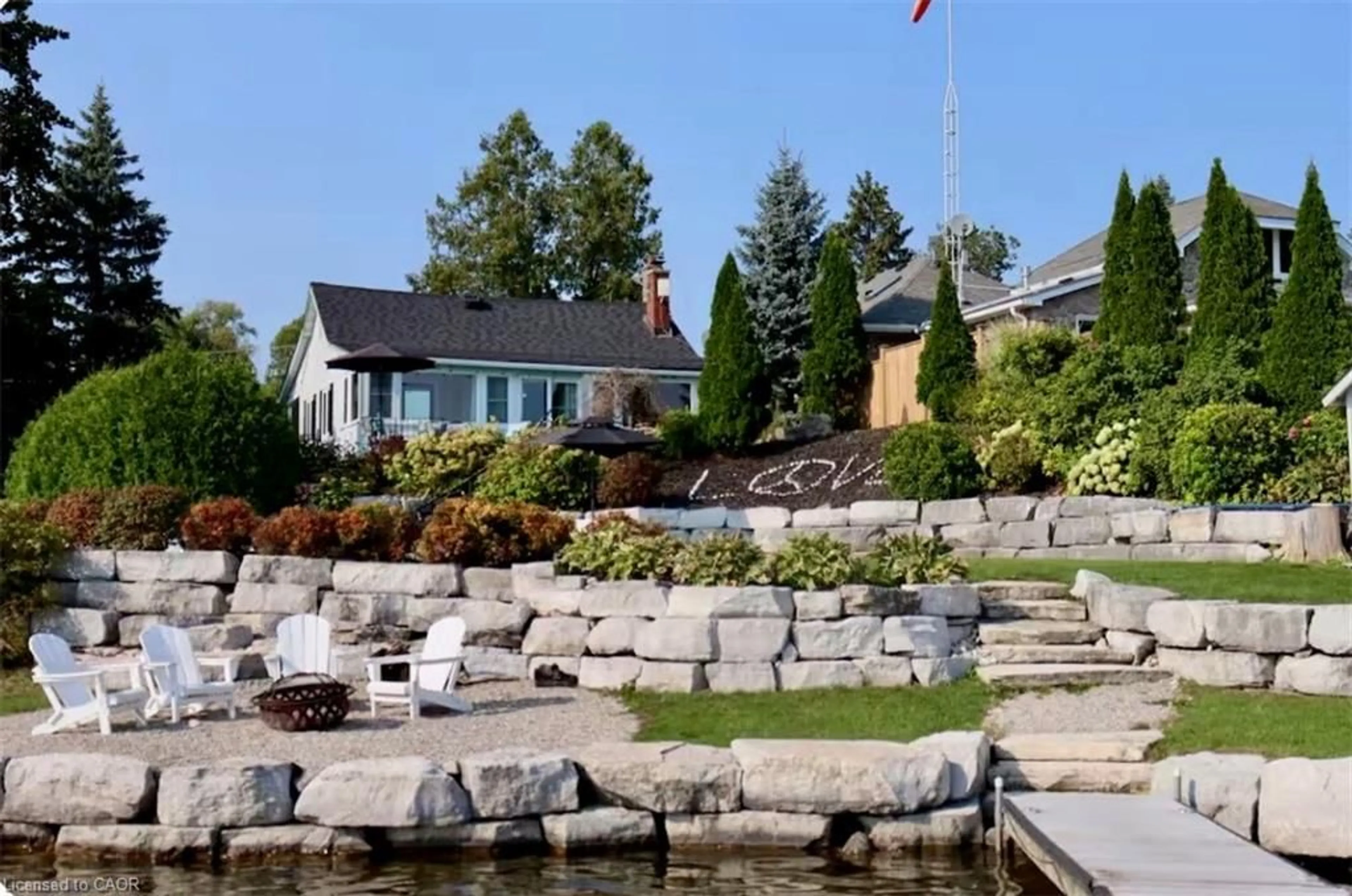 Patio, water/lake/river/ocean view for 11 Lake Ave, Cambridge Ontario N3C 2V4