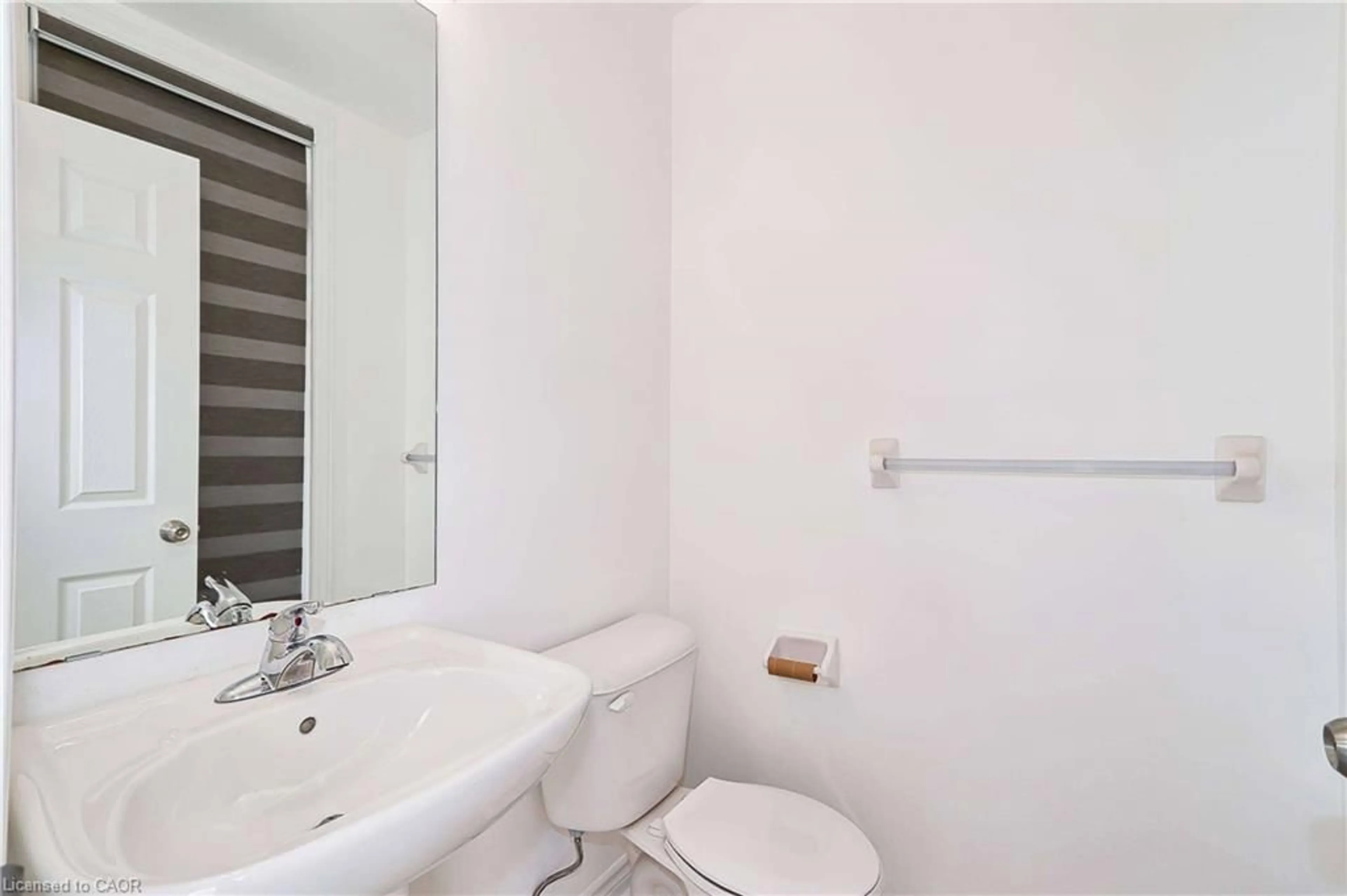 Standard bathroom, unknown for 23 Albany St, Collingwood Ontario L9Y 3W8
