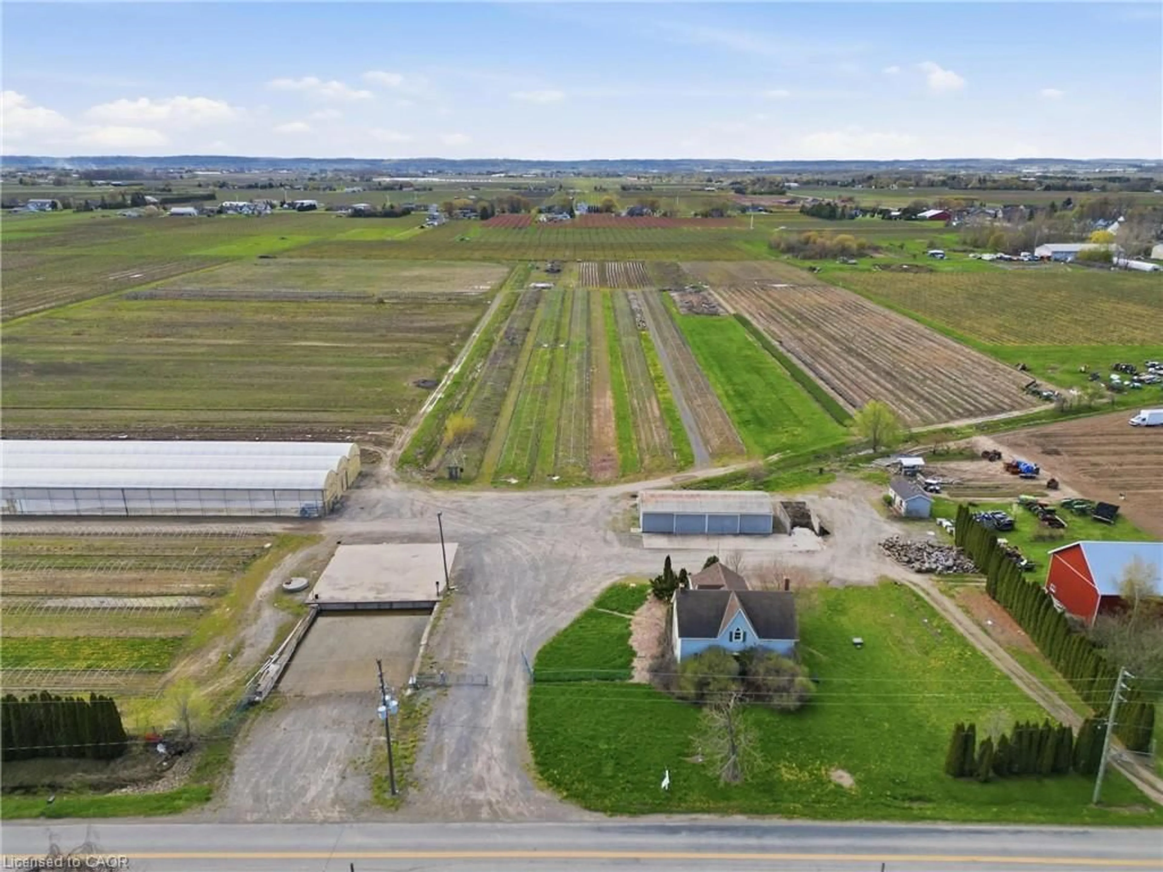 A pic from outside/outdoor area/front of a property/back of a property/a pic from drone, building for 855 Line 1 Rd, Niagara-on-the-Lake Ontario L0S 1J0