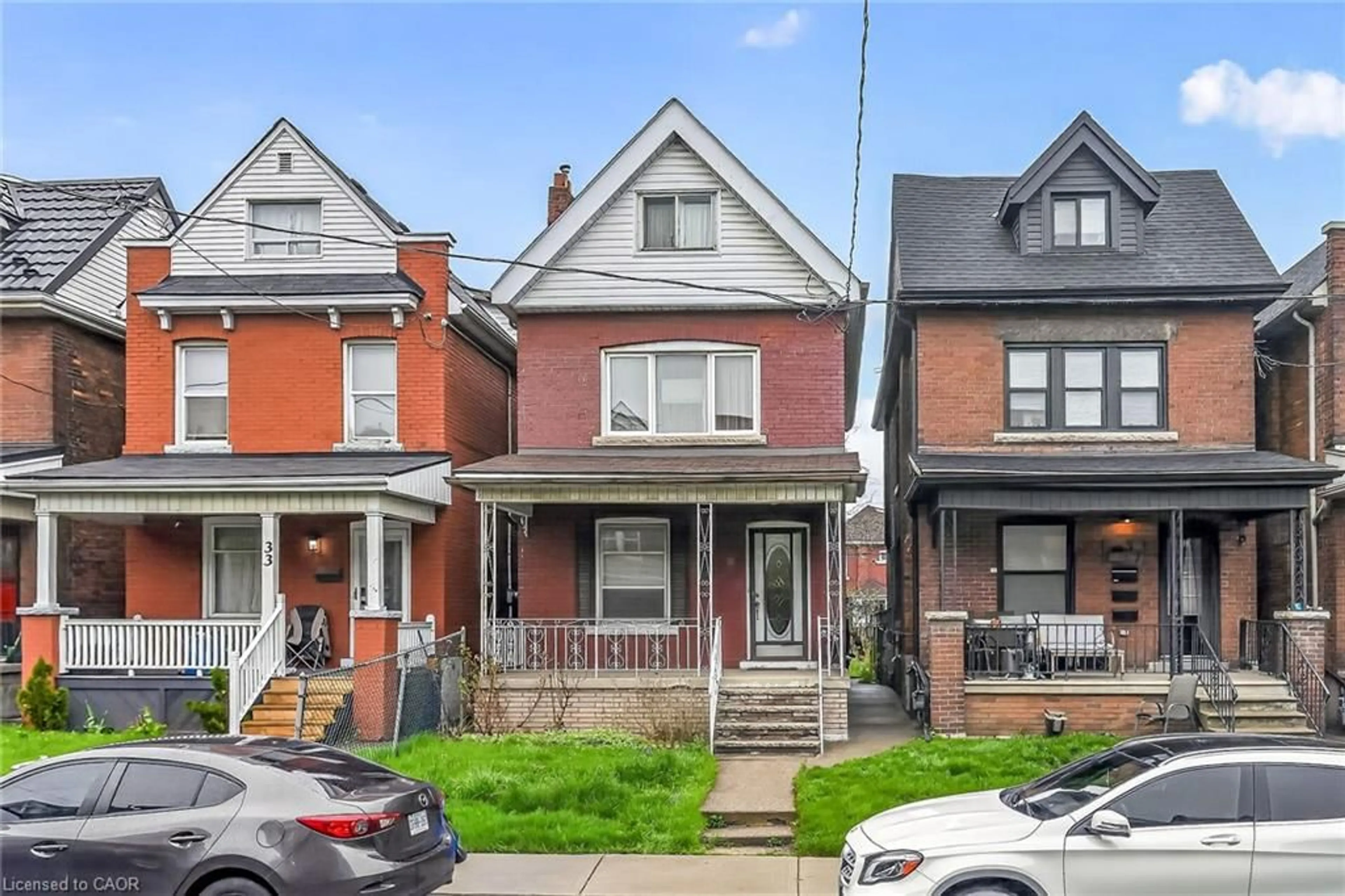 Home with brick exterior material, street for 35 Garfield Ave, Hamilton Ontario L8M 2R5