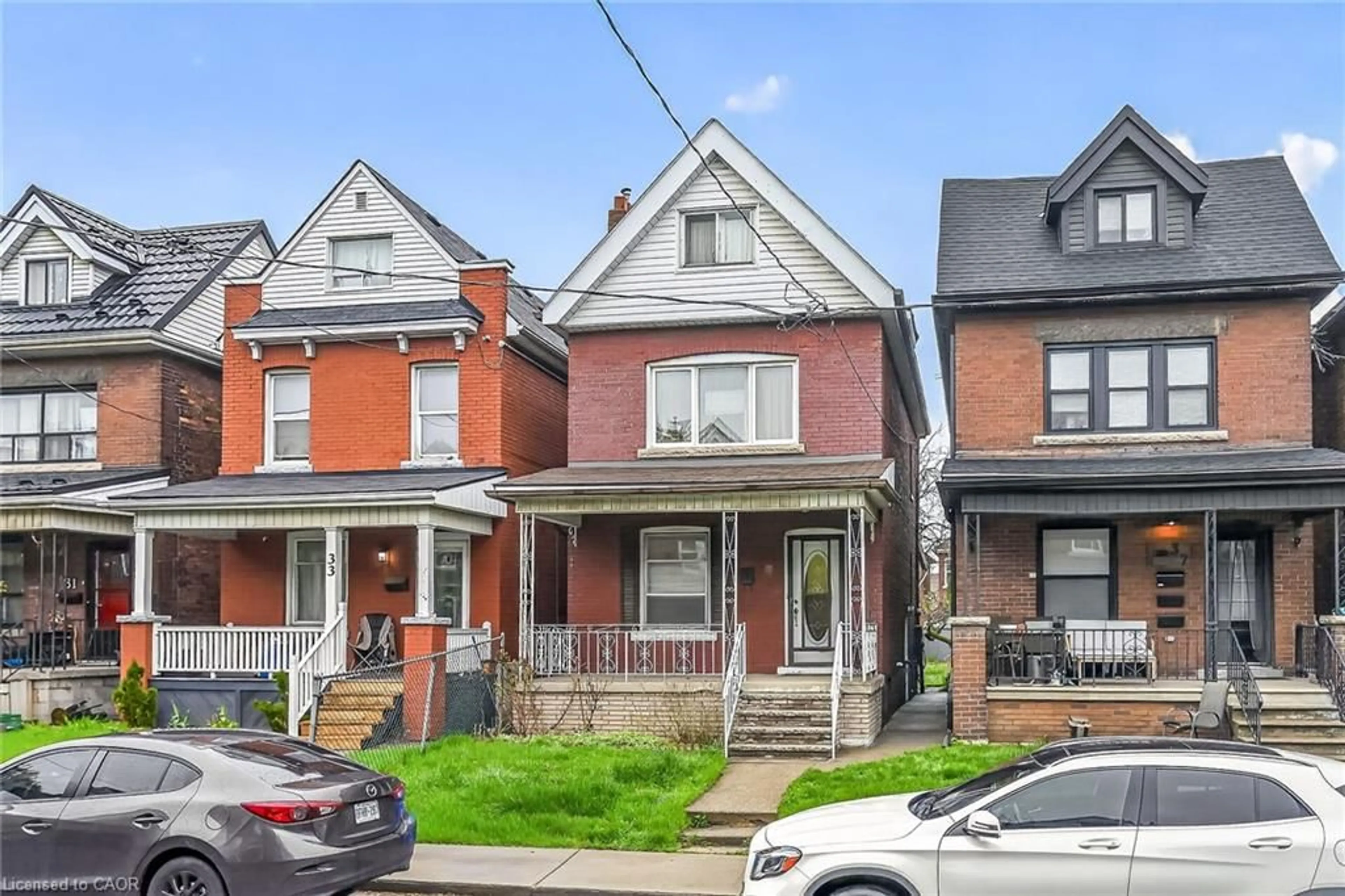 Home with brick exterior material, street for 35 Garfield Ave, Hamilton Ontario L8M 2R5
