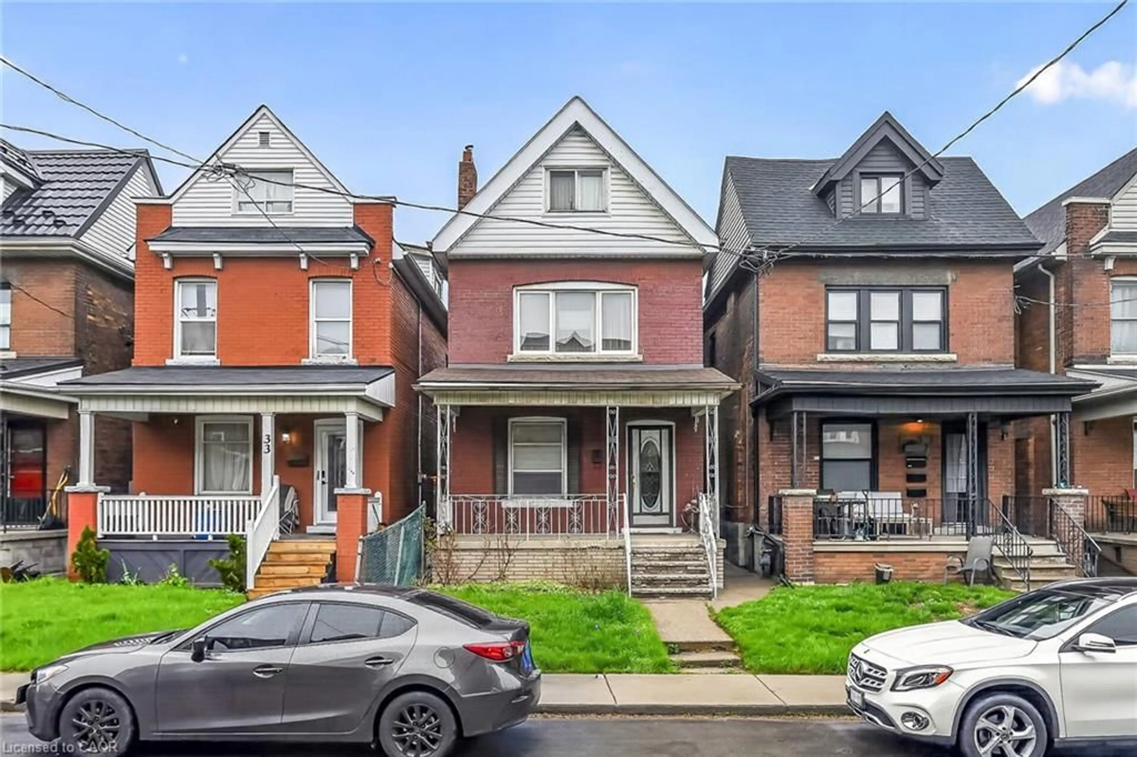 Home with brick exterior material, street for 35 Garfield Ave, Hamilton Ontario L8M 2R5