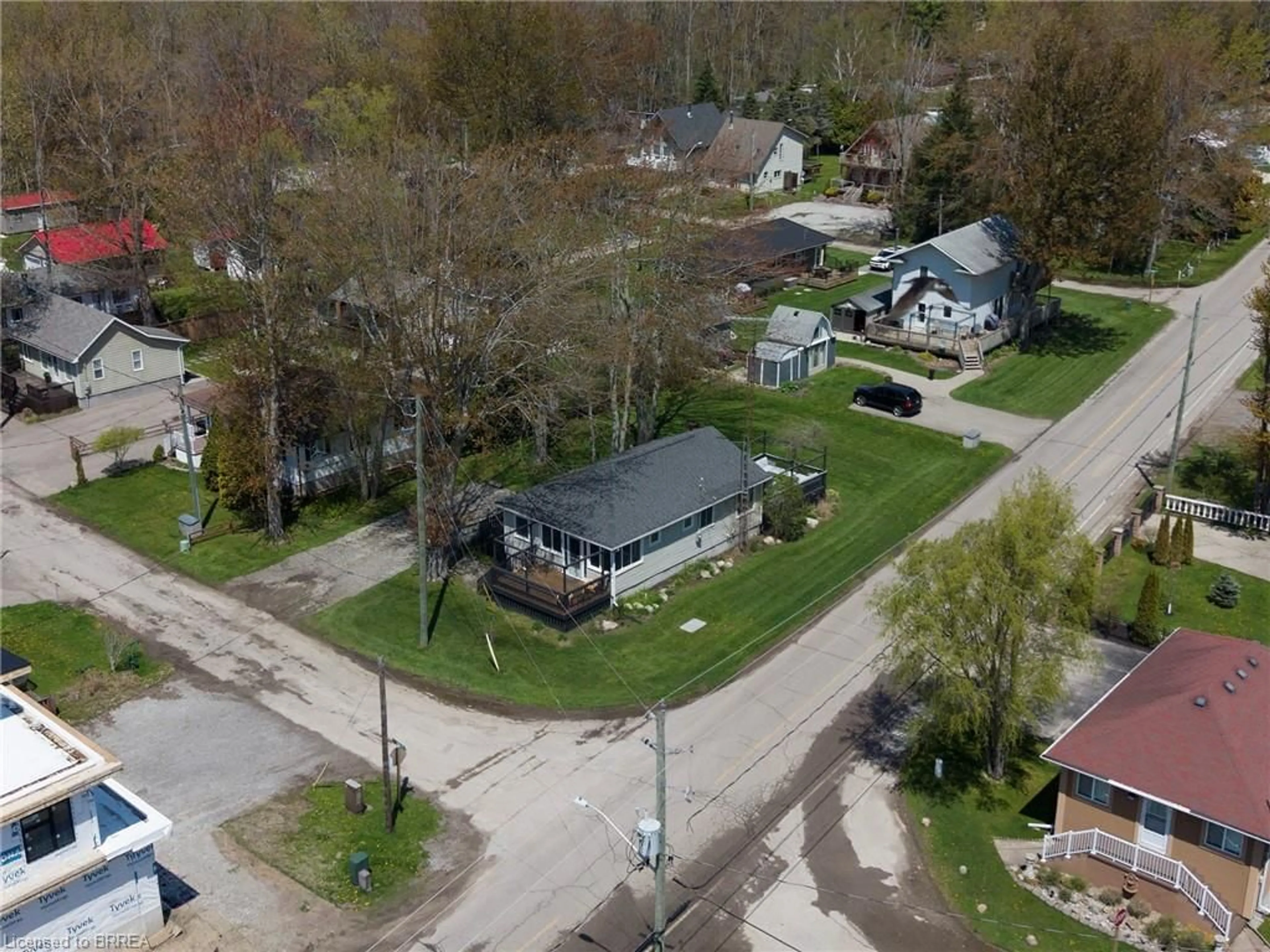 A pic from outside/outdoor area/front of a property/back of a property/a pic from drone, street for 21 Ferris St, Turkey Point Ontario N0E 1W0