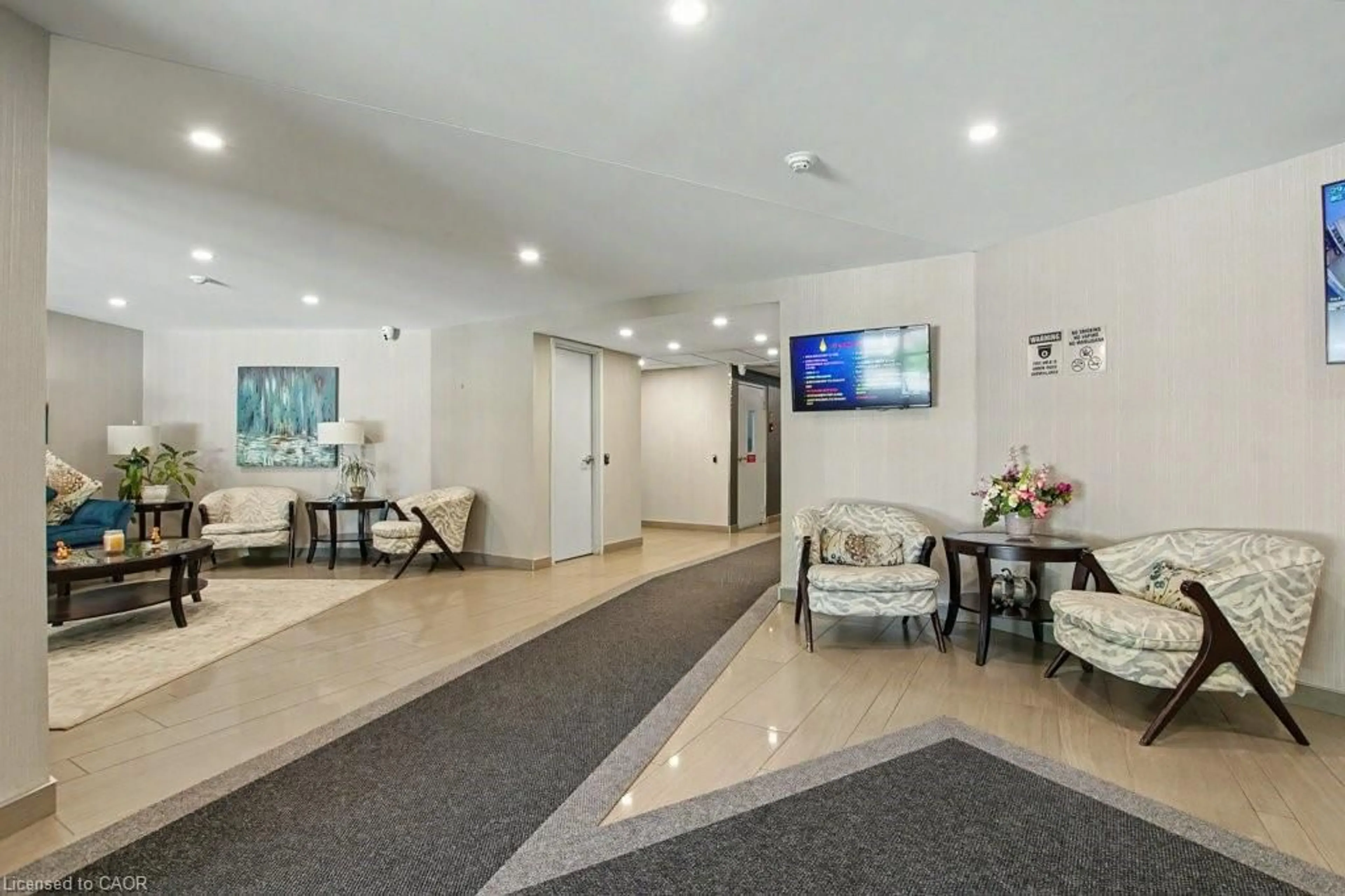 Lobby for 700 Dynes Rd #217, Burlington Ontario L7N 3M2